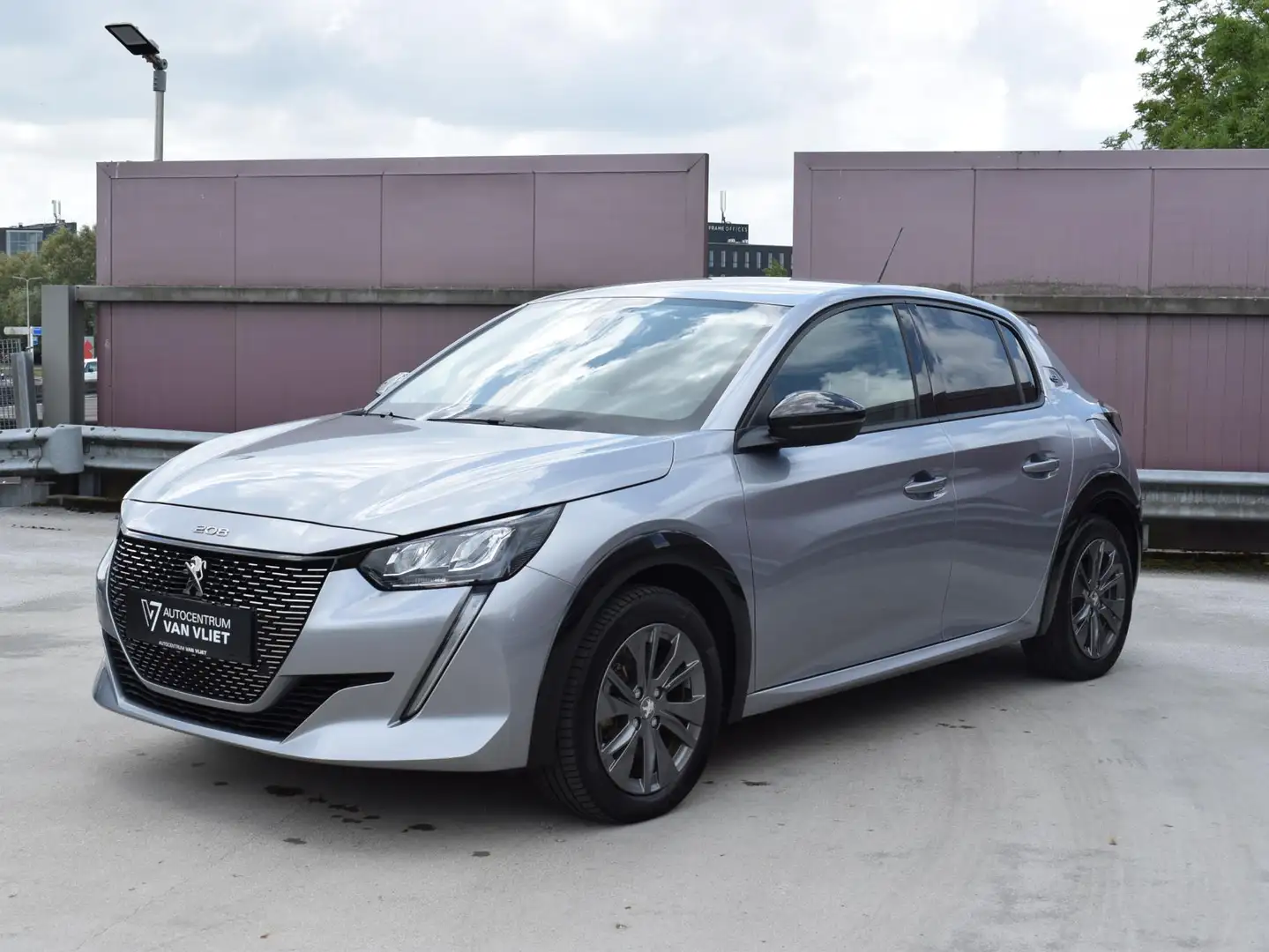 Peugeot e-208 EV Allure 50 kWh SOH 92,7% | 3 FASE | NAVIGATIE & Grau - 2