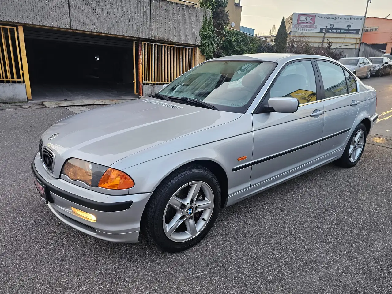 BMW 320 3er 320i Automatik TÜV bis 01.2028, foto 1