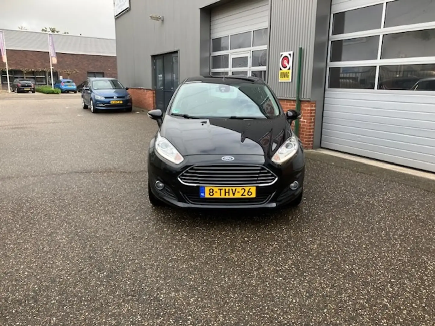 Ford Fiesta 1.0 EcoB. Titanium Zwart - 2