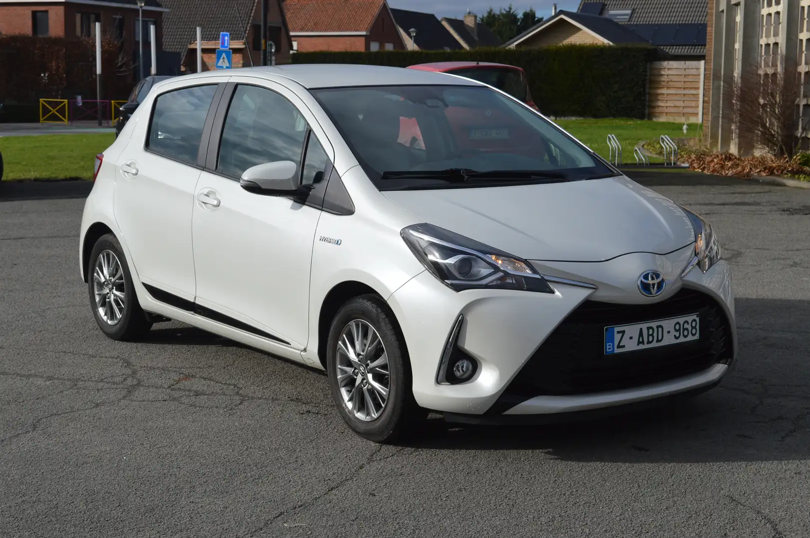Toyota Yaris 1,5 HYBRIDE als nieuw!! weinig kms Blanc - 2
