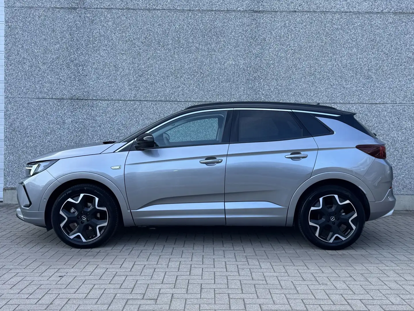 Opel Grandland 1.2T 130PK AUT. ULTIMATE GPS/LEDMATRIX/CAMERA/PAR Grijs - 2