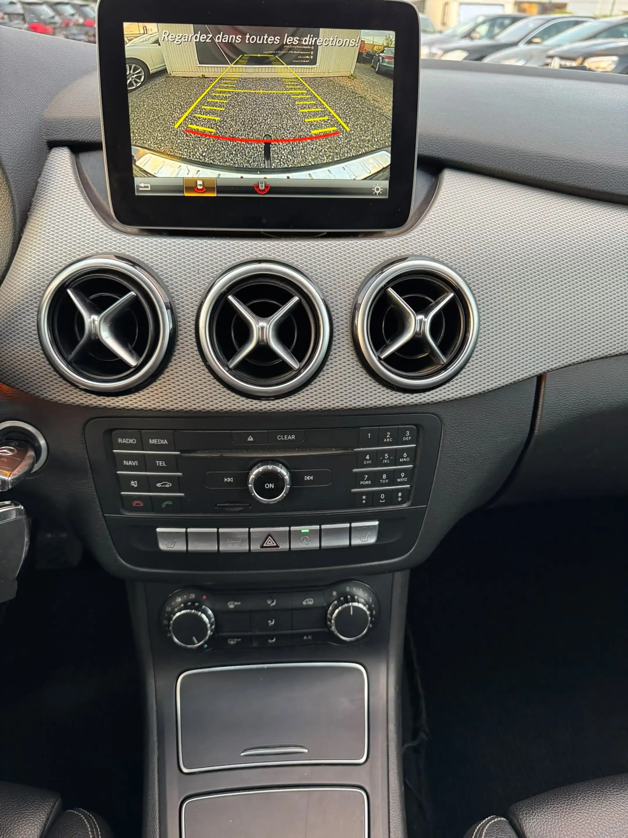 Mercedes-Benz B 200 B 200 d — photo 11