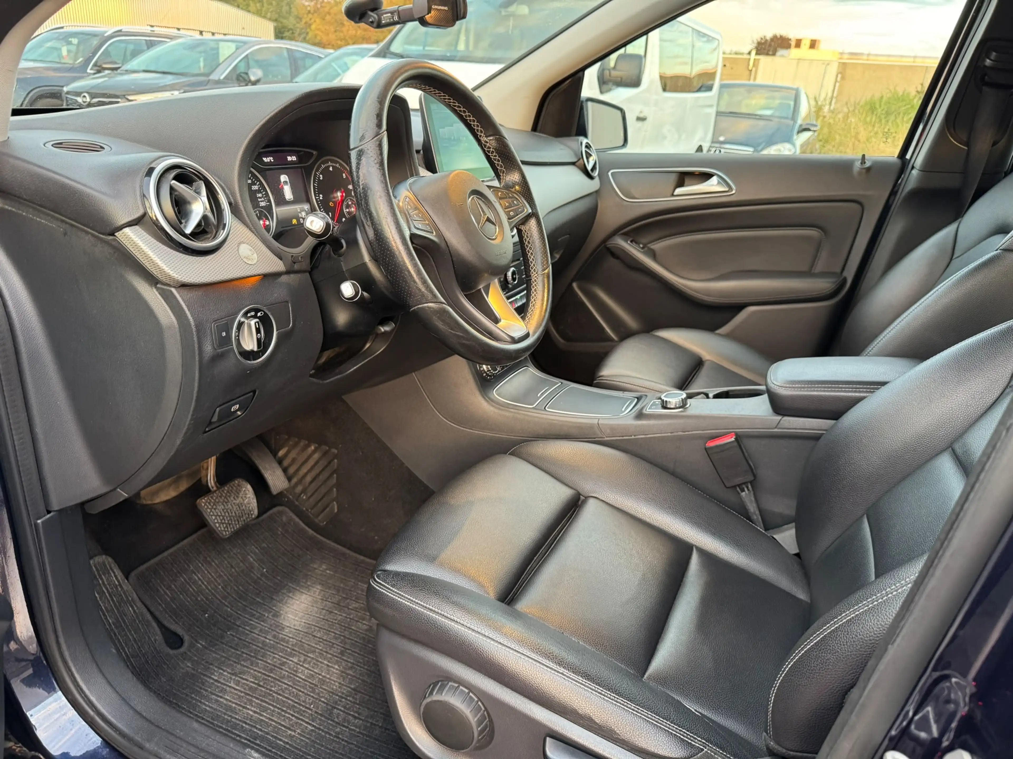 Mercedes-Benz B 200 B 200 d — photo 7
