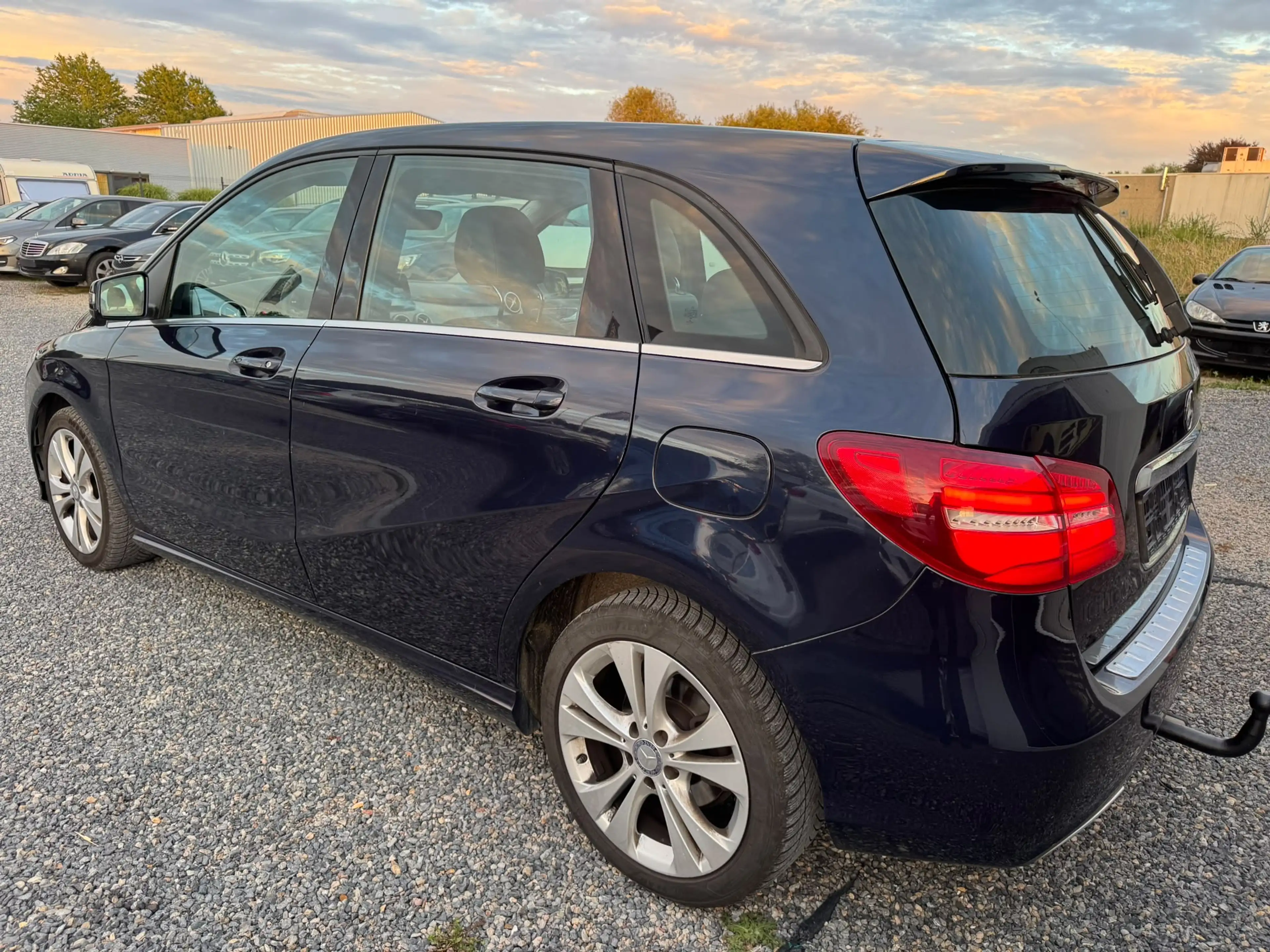 Mercedes-Benz B 200 B 200 d — photo 4