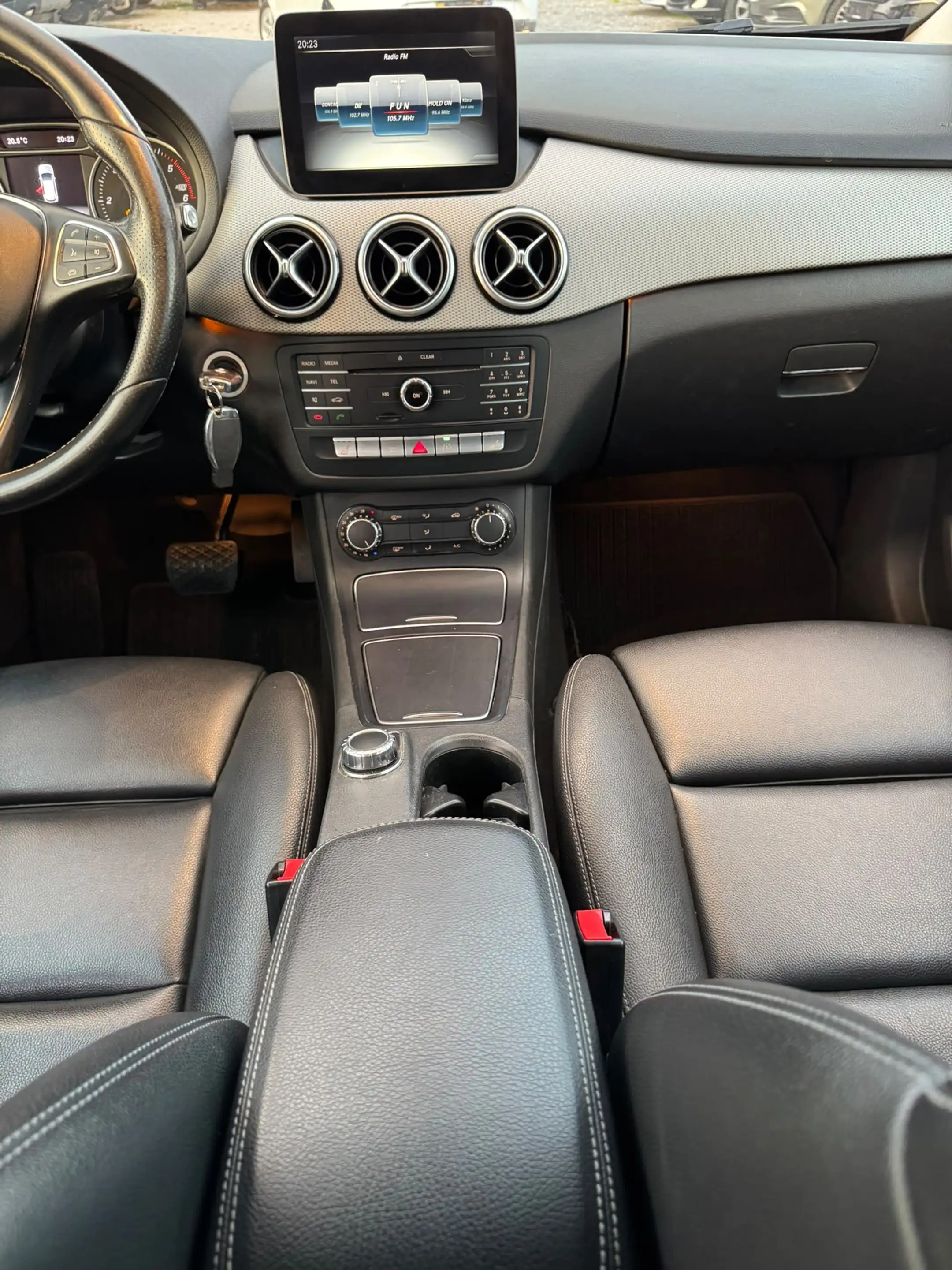 Mercedes-Benz B 200 B 200 d — photo 9