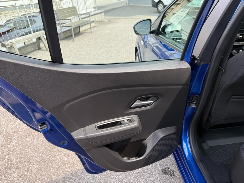 Dacia Sandero Expression SCe 65 — photo 13