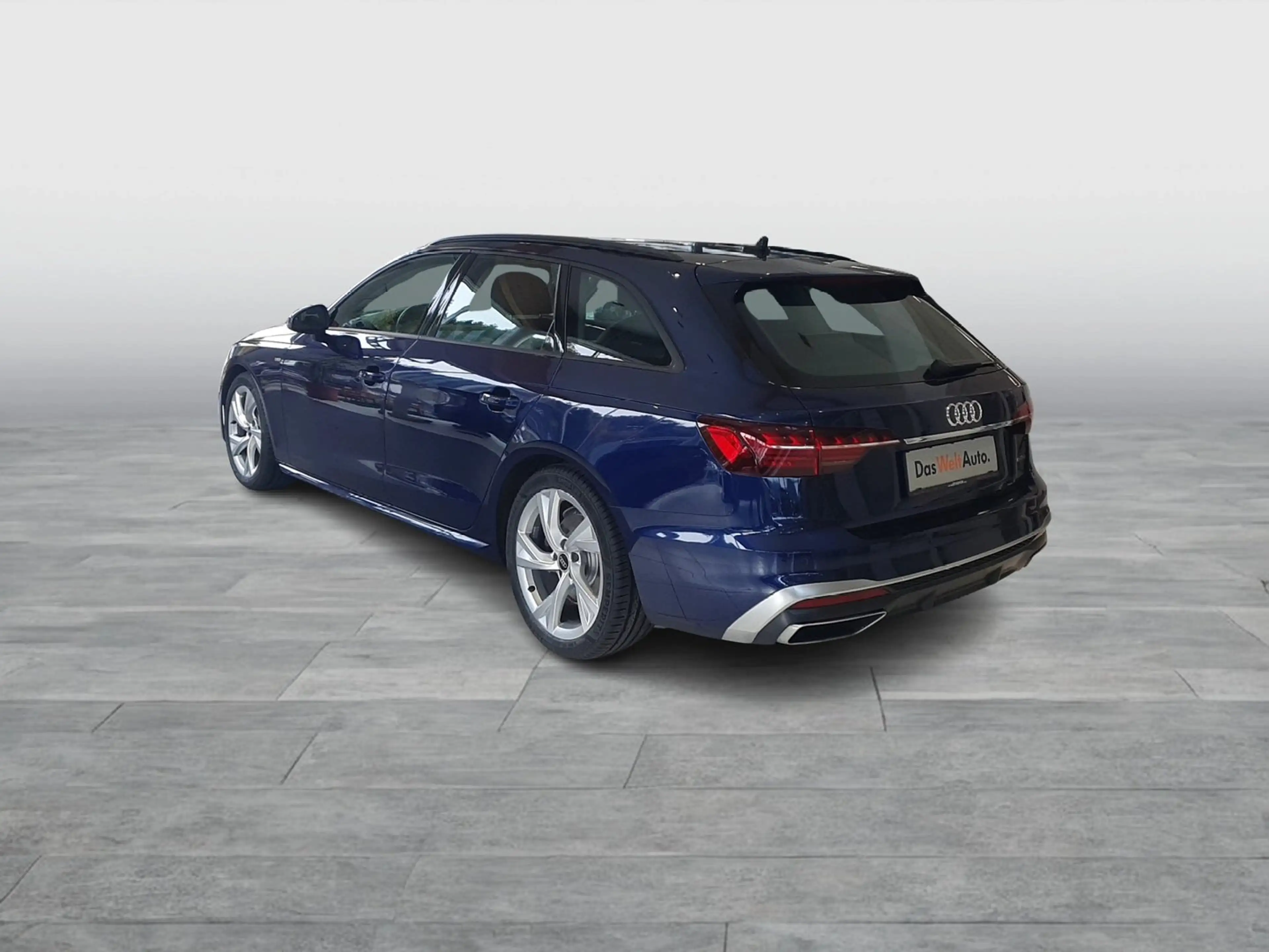 Audi A4 40 TDI quattro S line — photo 3