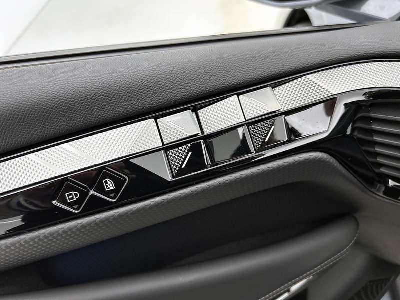DS Automobiles DS 4 No E-Tense Ligne Business Comfort Pack 58.3 kWh | — photo 15
