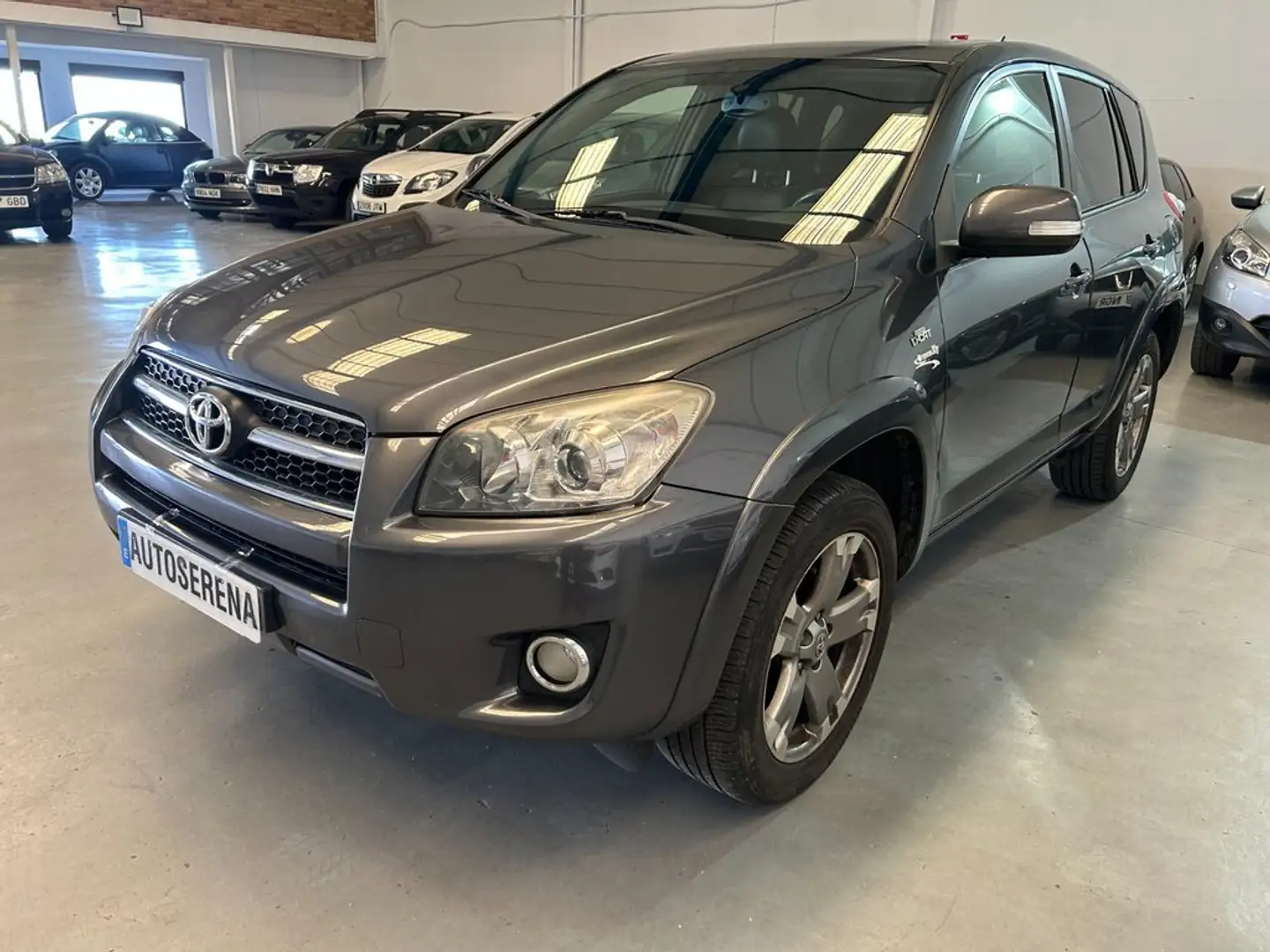 Toyota RAV 4 2.2 D-4D Executive 4x4 Gris - 2