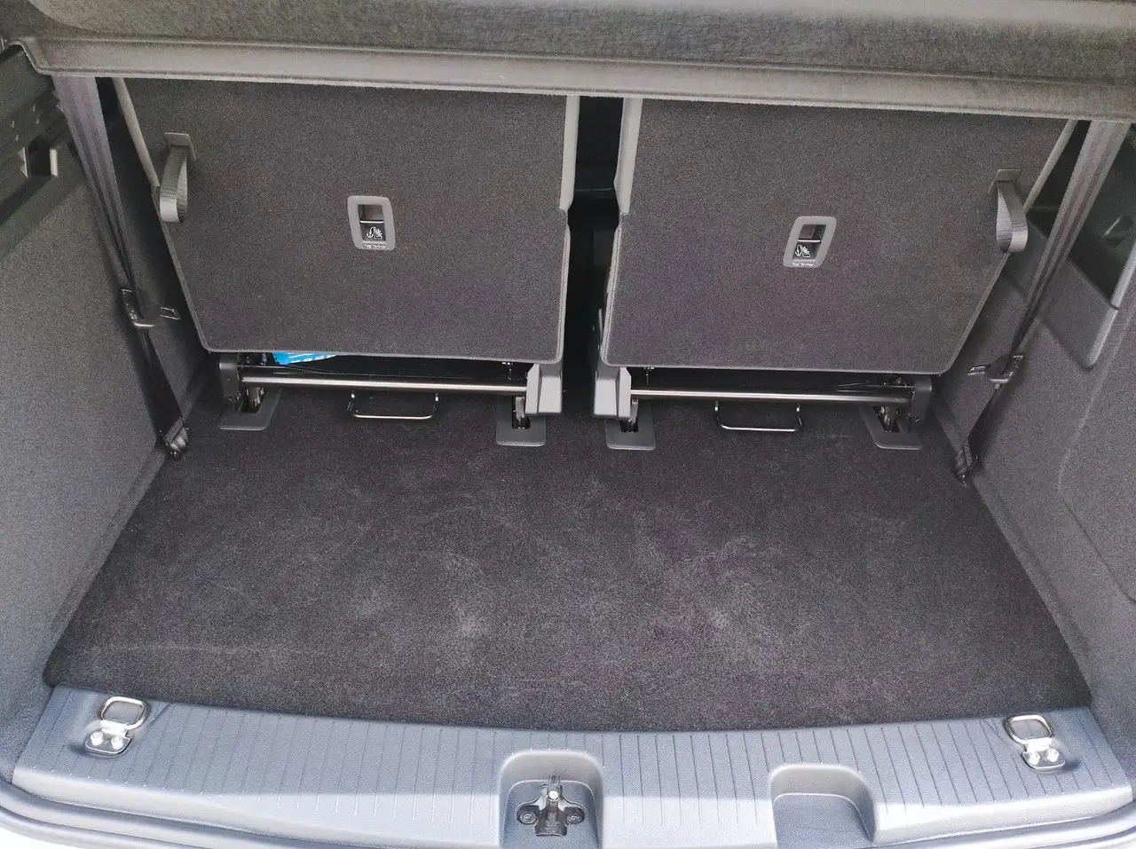 Ford Grand Tourneo 2026 — фото 12