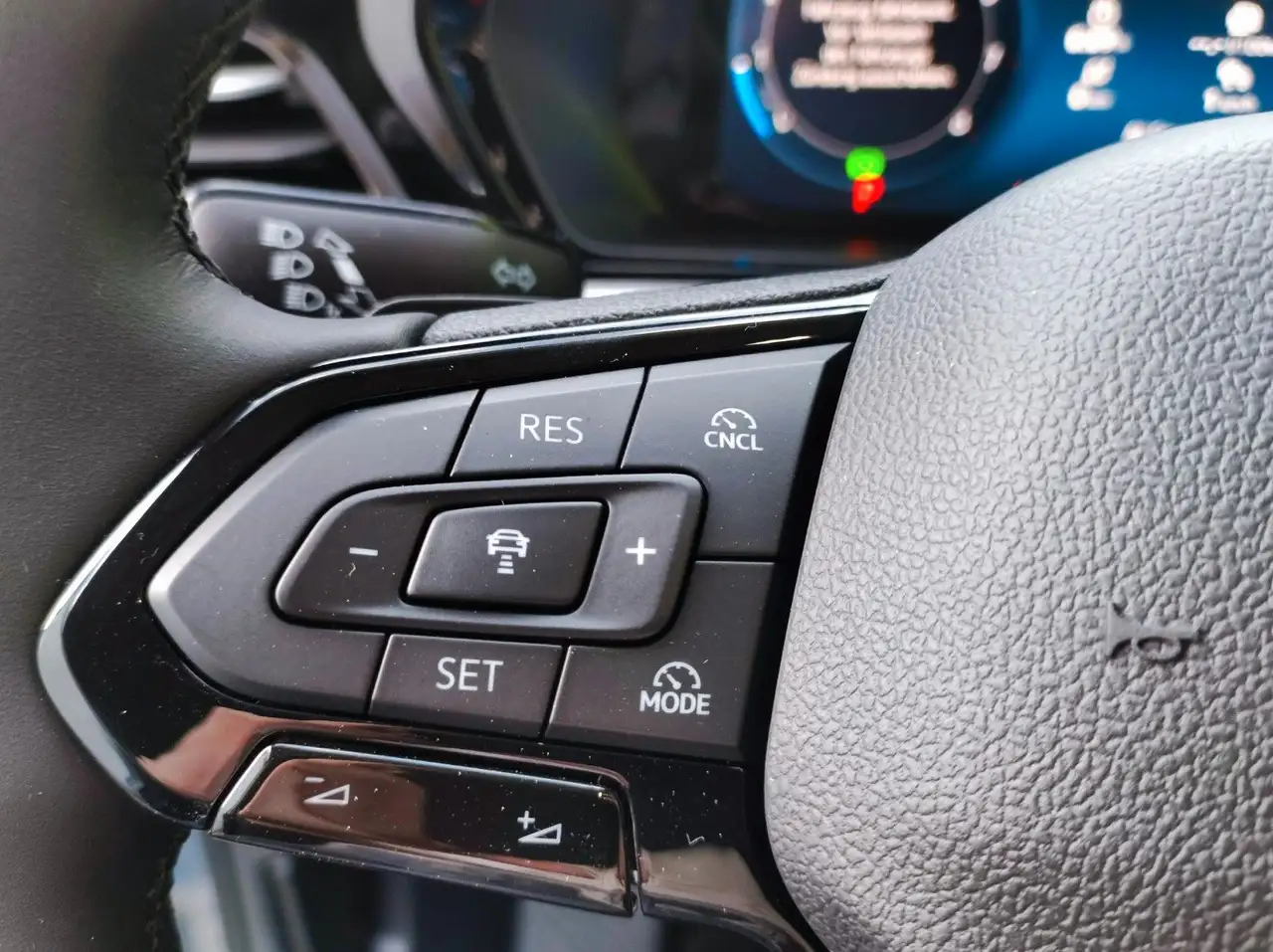 Ford Grand Tourneo 2026 — фото 13