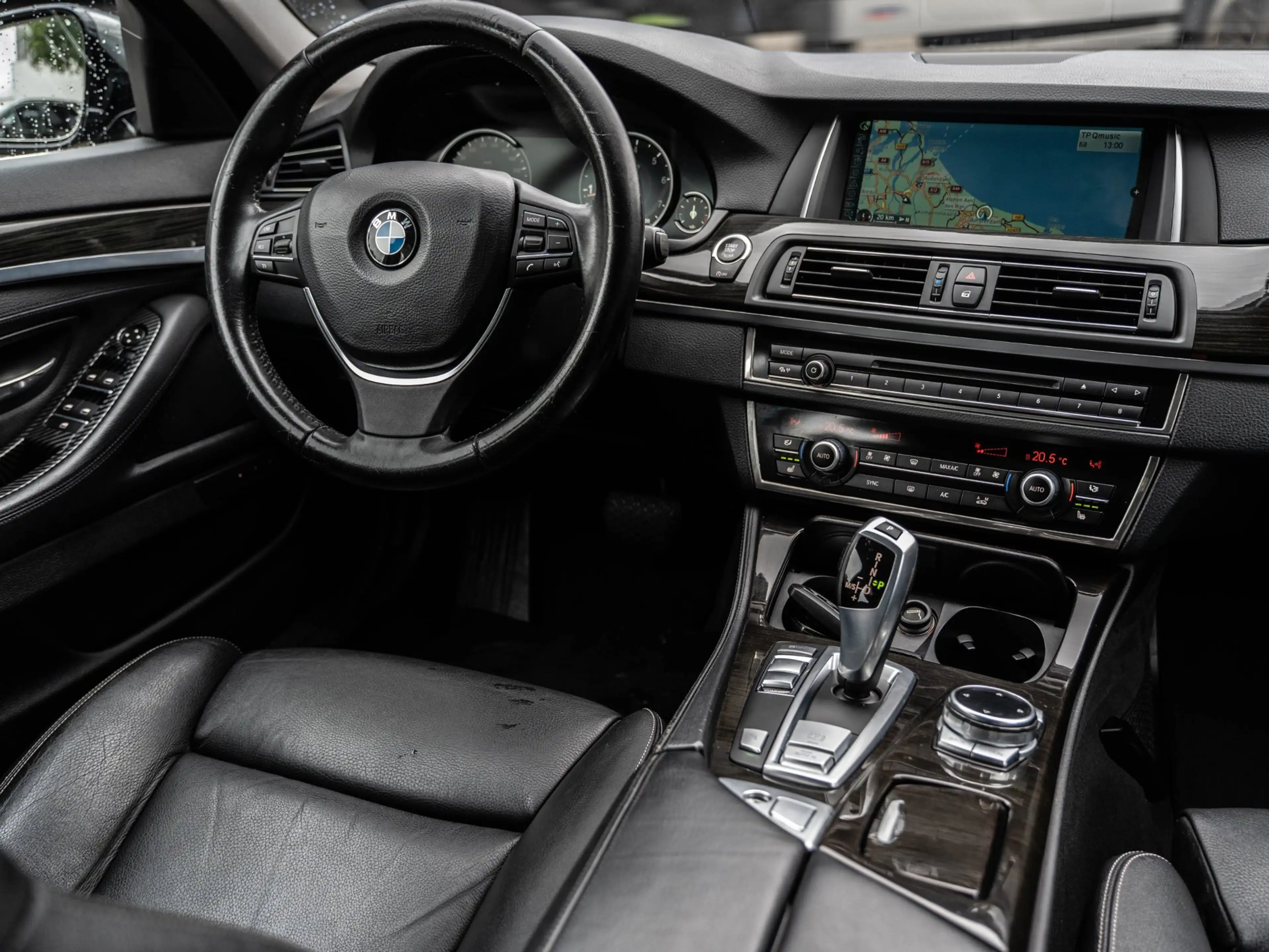 BMW 520 5-serie 520i Luxury Edition NAP/STOELVERWARMING/ME — photo 2