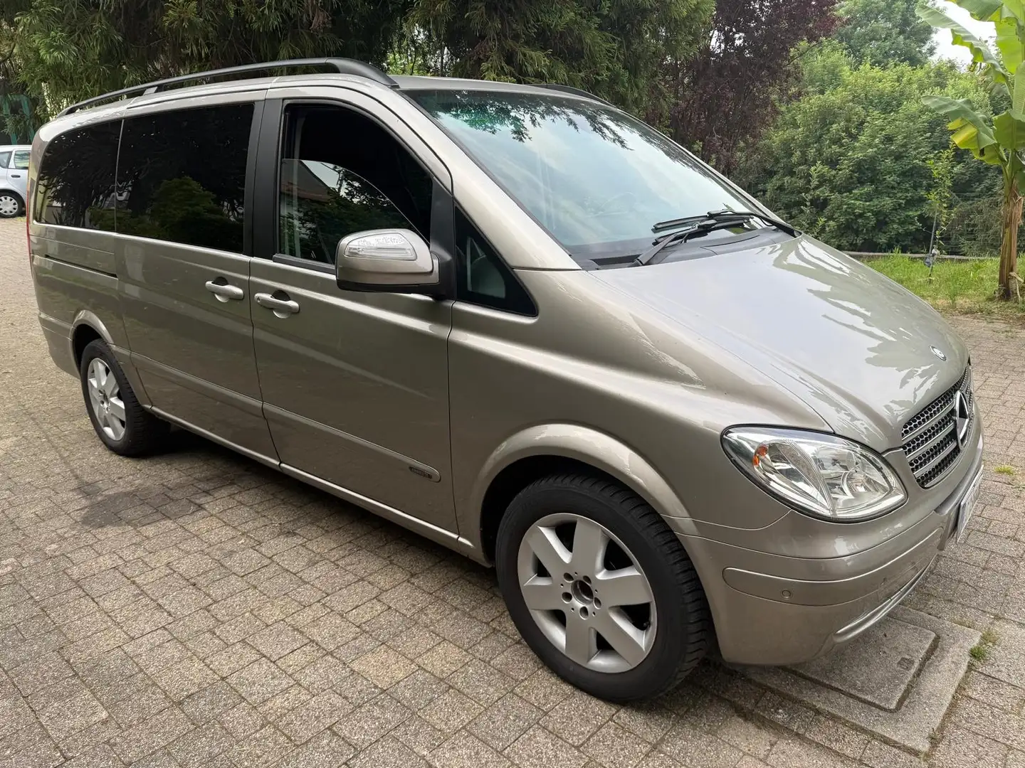 Mercedes-Benz Viano 2.2 cdi Ambiente 4matic L auto Beige - 1