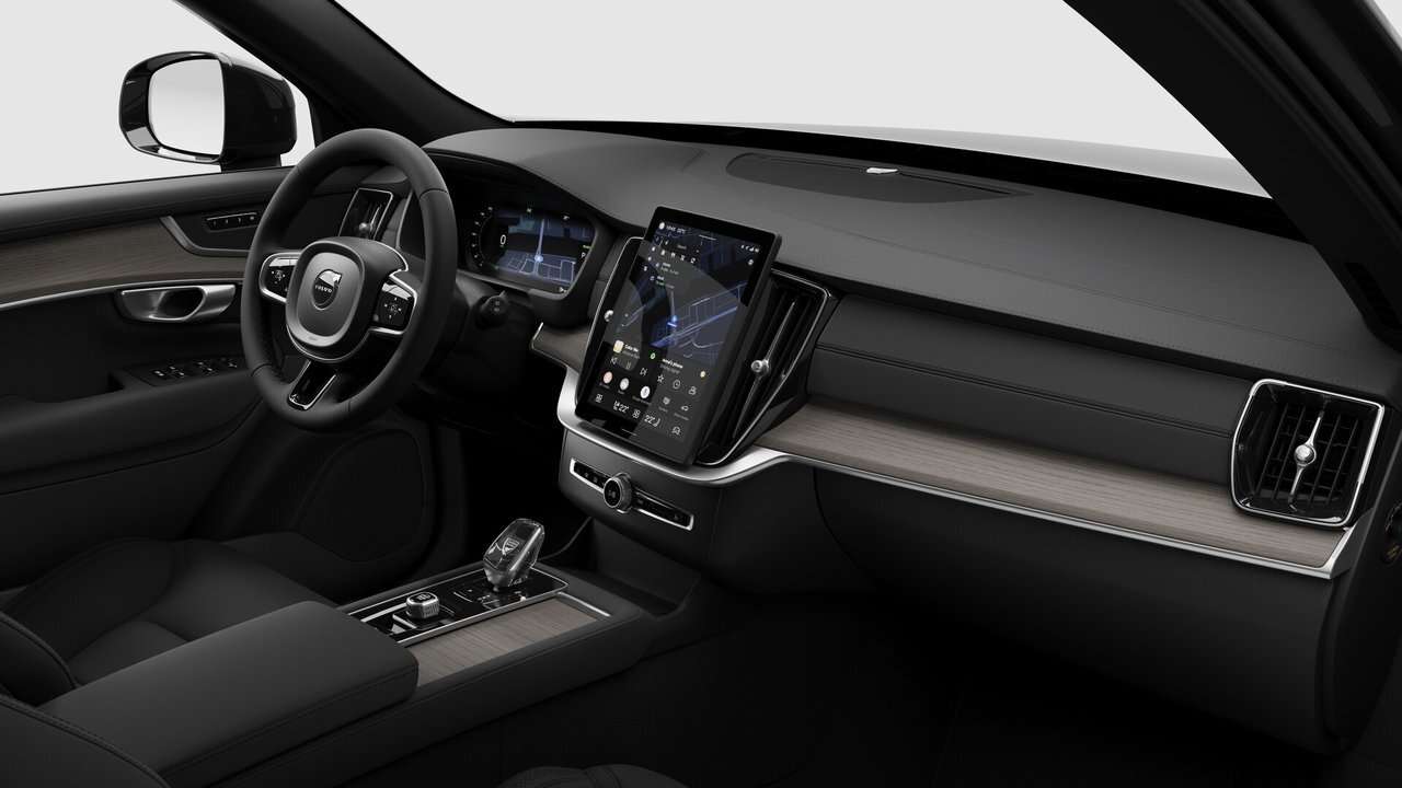2026 Volvo XC90 Plus 7-Seater (Dark Theme) thumb 10