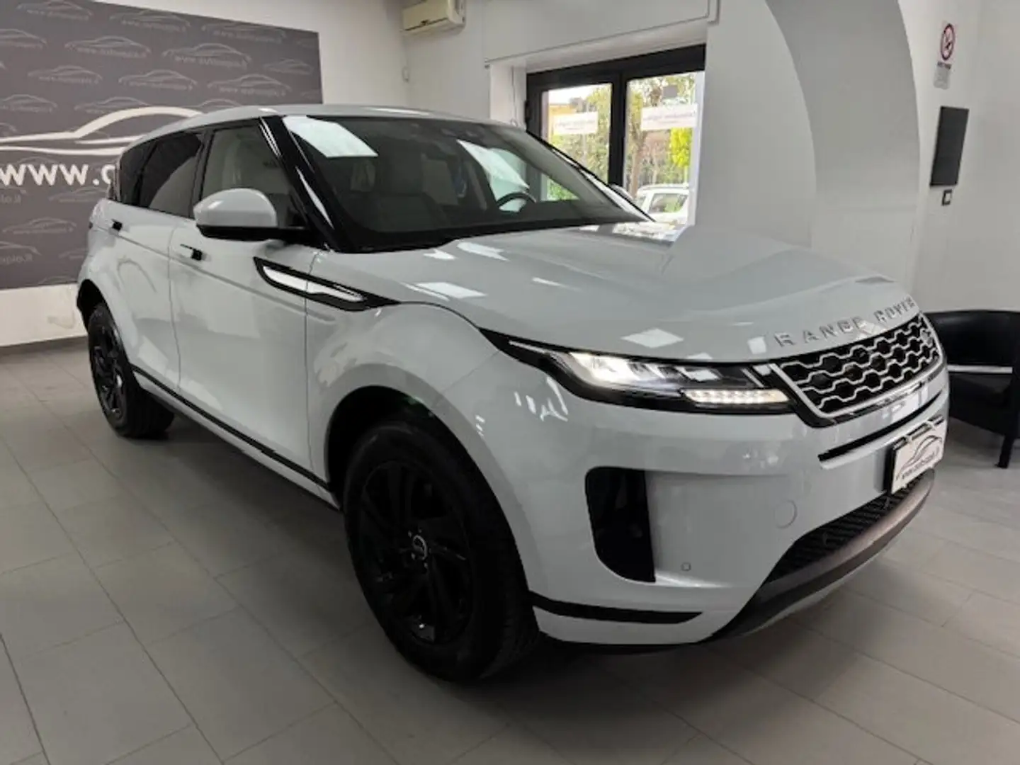 Land Rover Range Rover Evoque 2.0d i4 mhev Business Edition awd 150cv auto Bianco - 2
