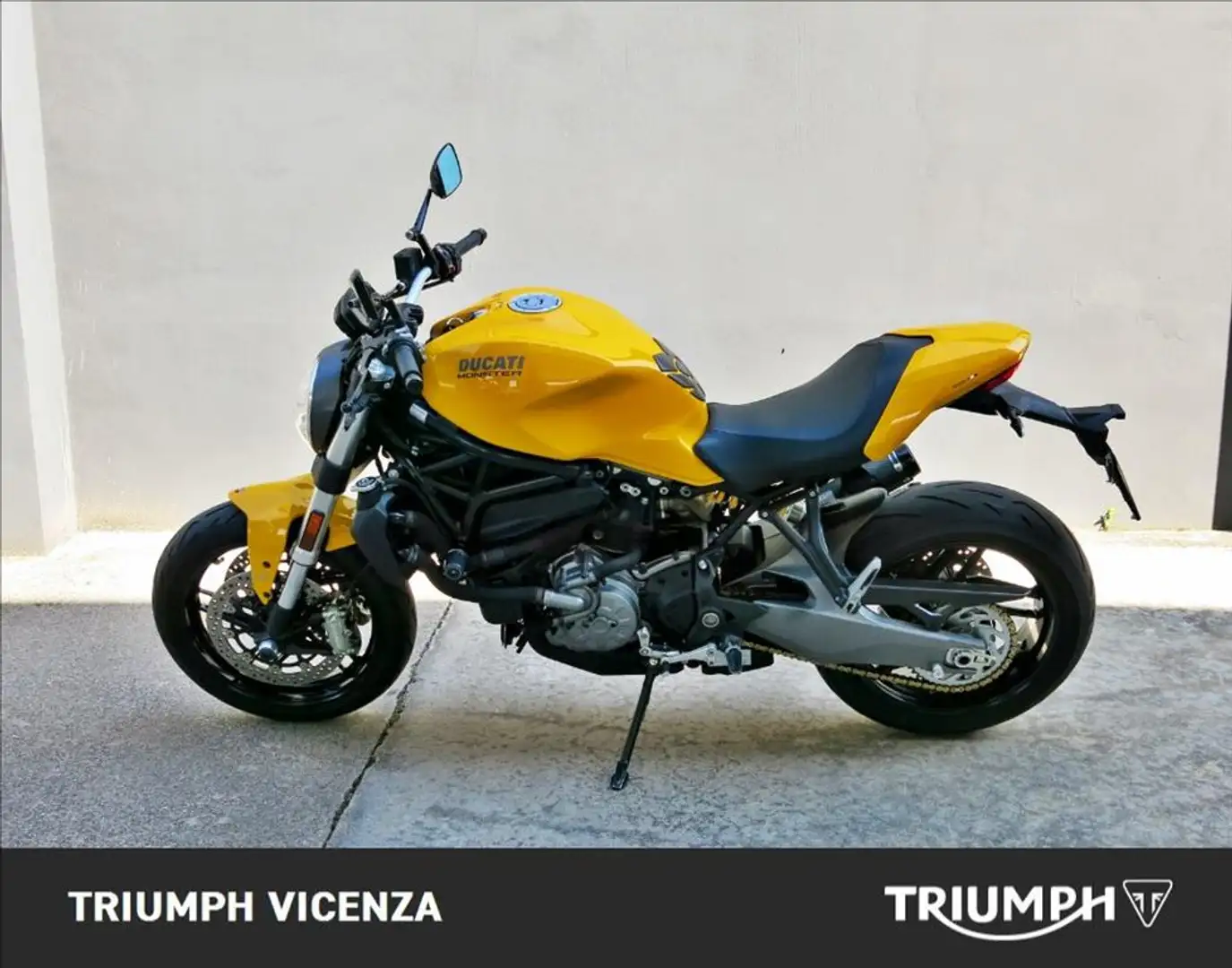 Ducati Monster 821 Yellow Giallo - 2