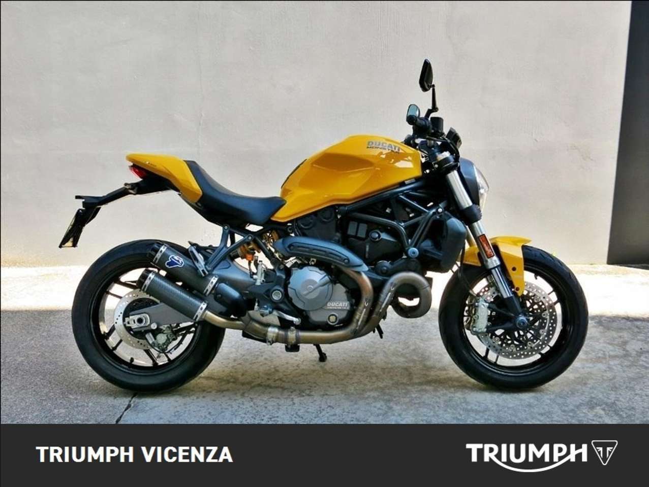 Ducati Monster 821 Yellow