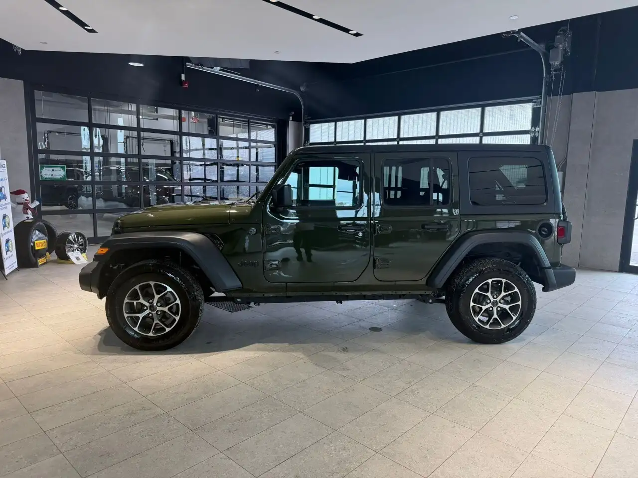 Jeep Wrangler снимка Jeep Wrangler