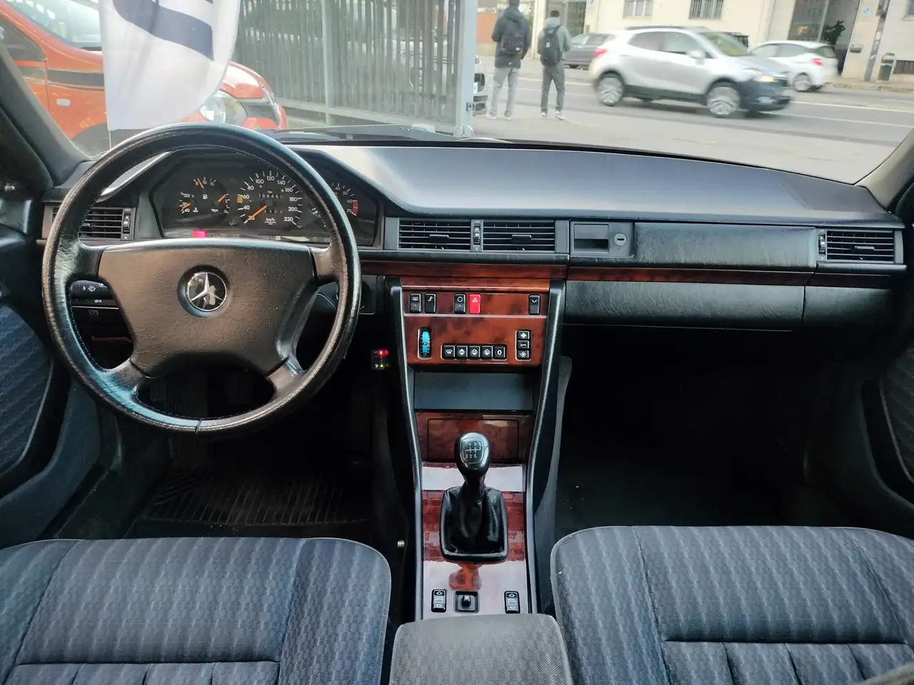 Mercedes-Benz E 200 16v, foto 7
