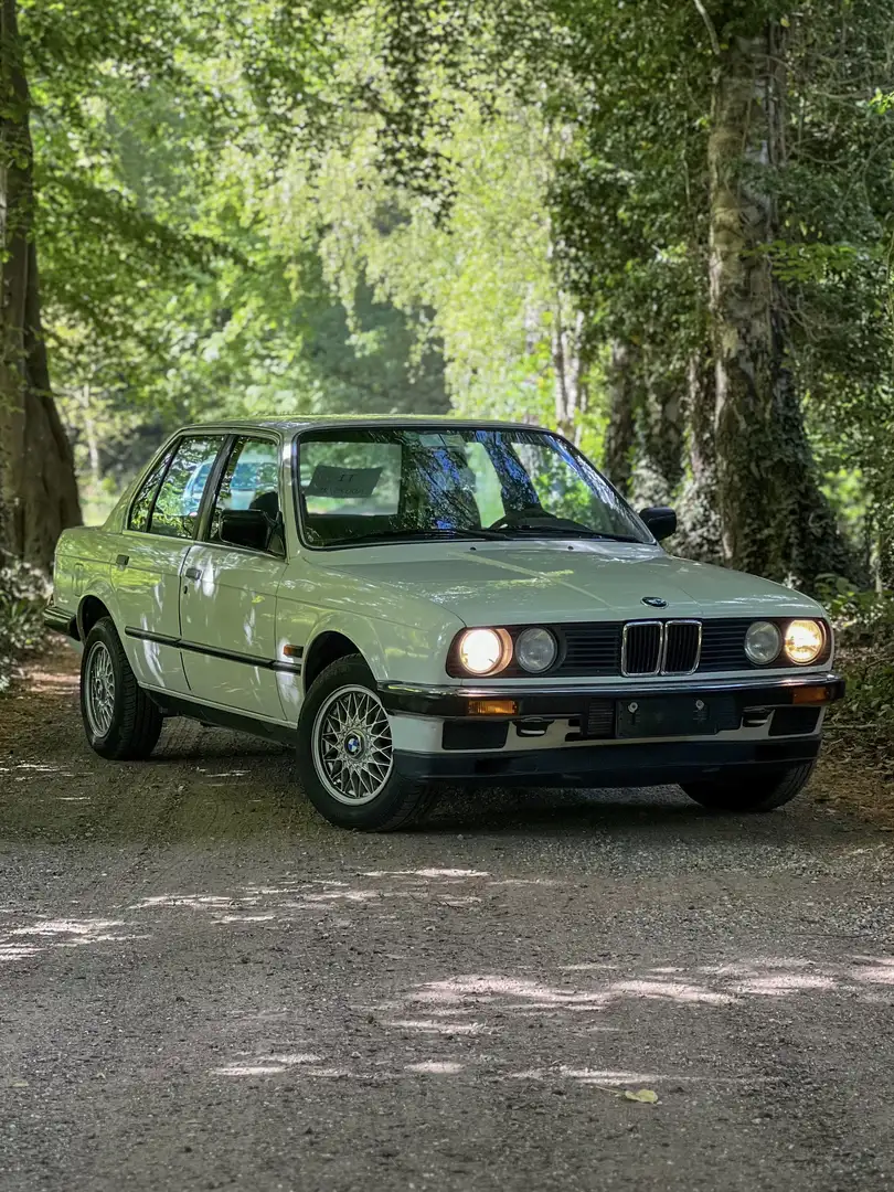 BMW 320 i Blanc - 1