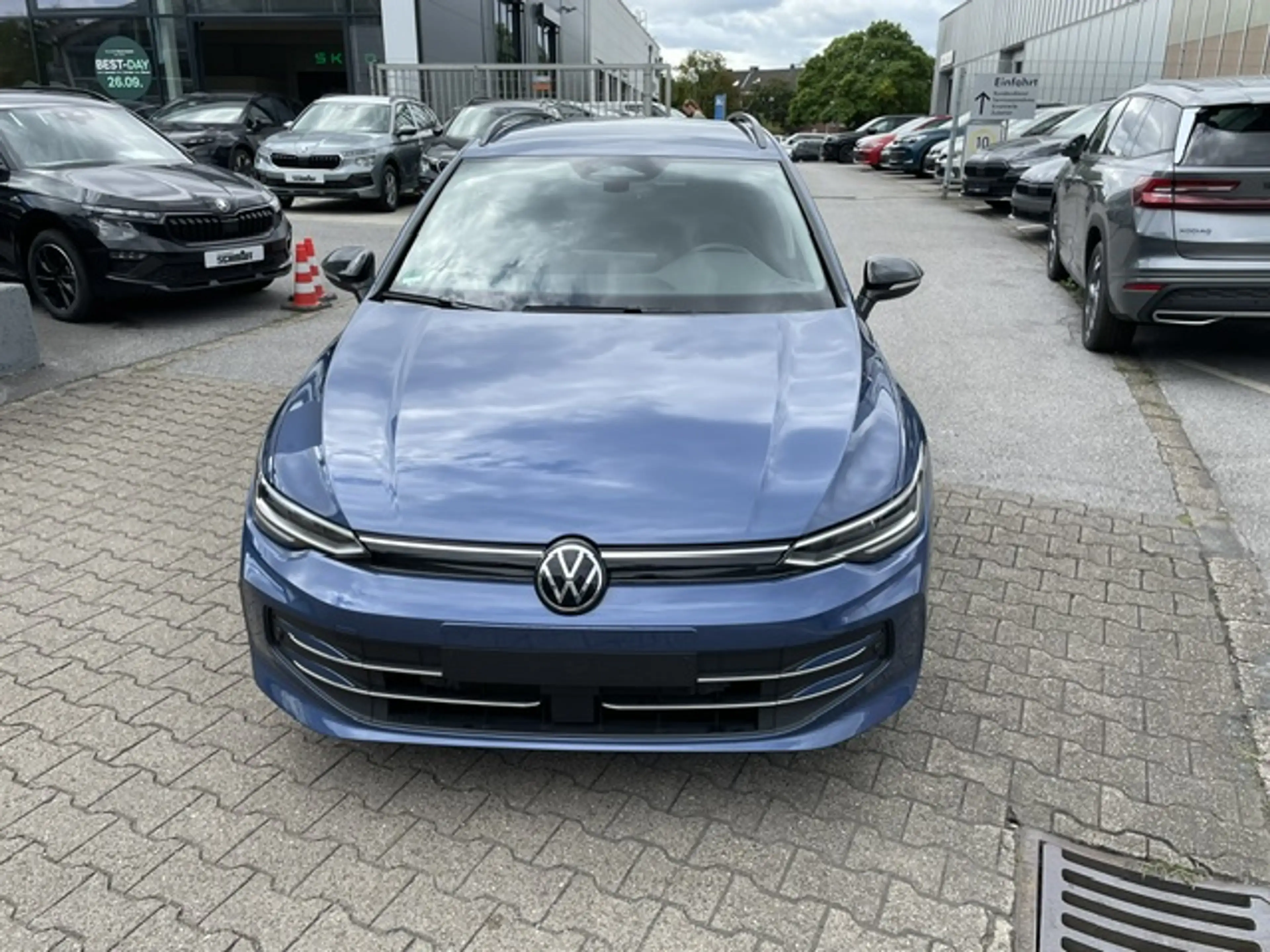 Volkswagen Golf VIII Variant 1.5TSi DSG Energy R-Kamera Navi Si... — photo 5