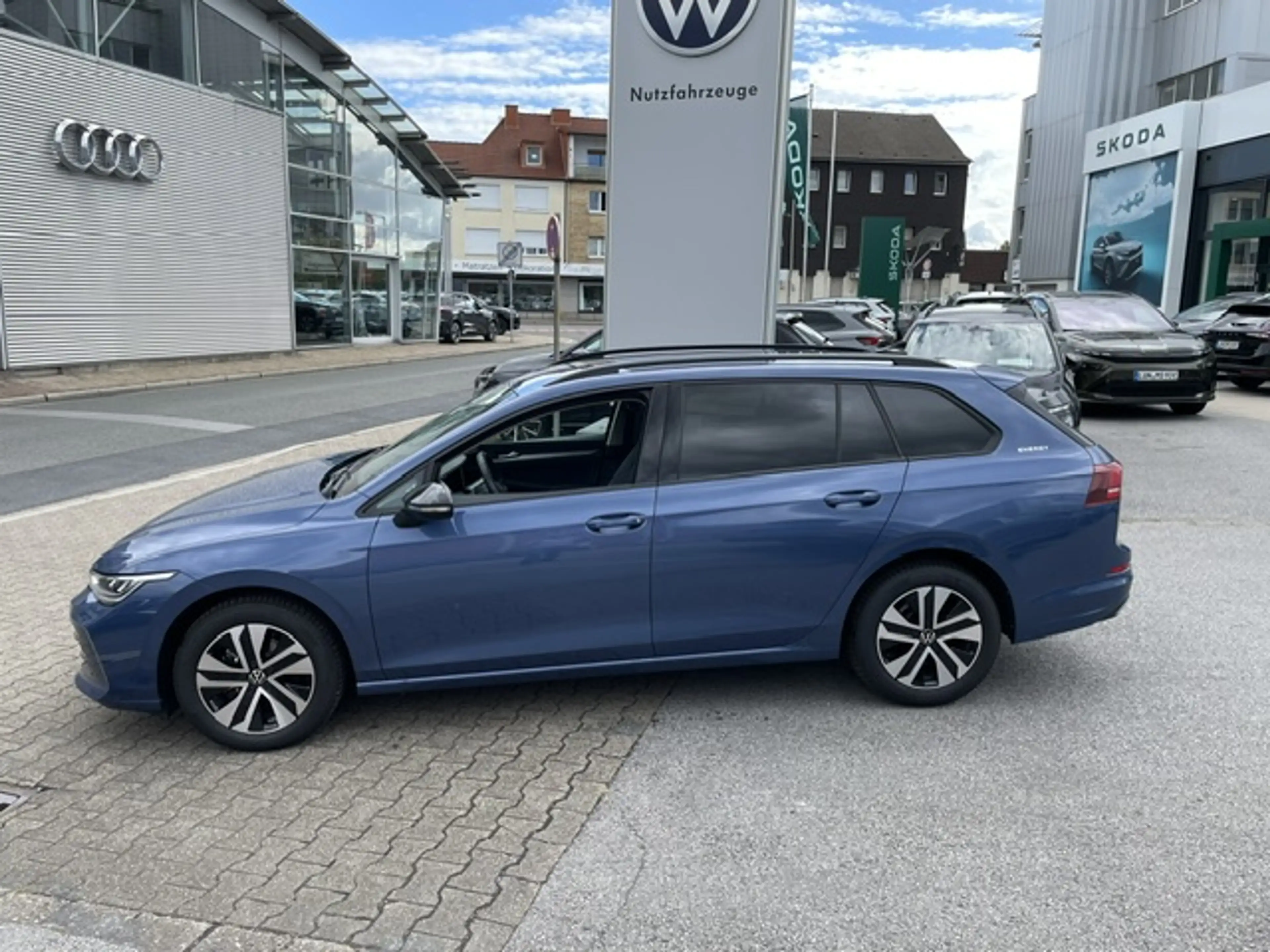 Volkswagen Golf VIII Variant 1.5TSi DSG Energy R-Kamera Navi Si... — photo 2