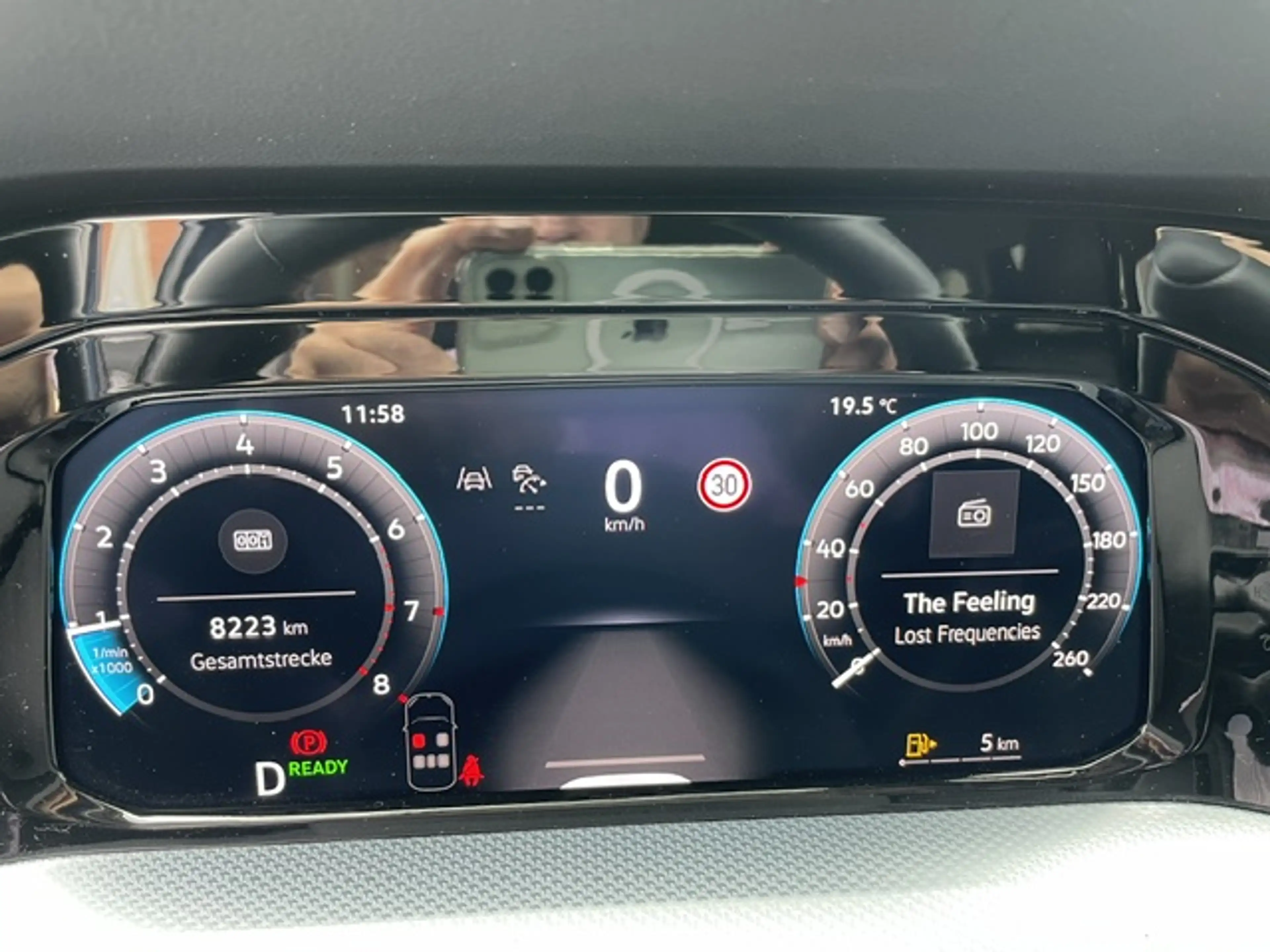 Volkswagen Golf VIII Variant 1.5TSi DSG Energy R-Kamera Navi Si... — photo 9
