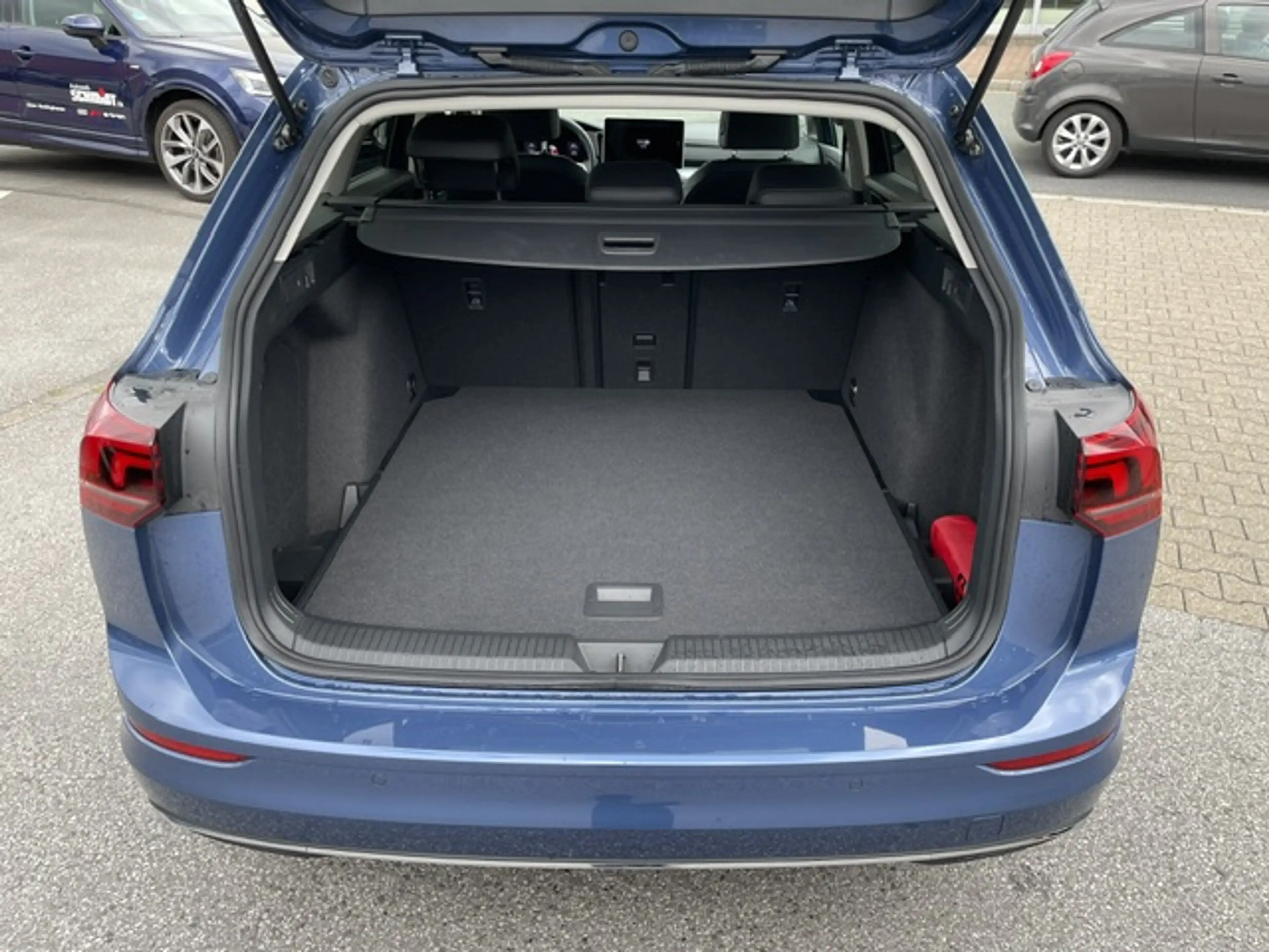 Volkswagen Golf VIII Variant 1.5TSi DSG Energy R-Kamera Navi Si... — photo 7