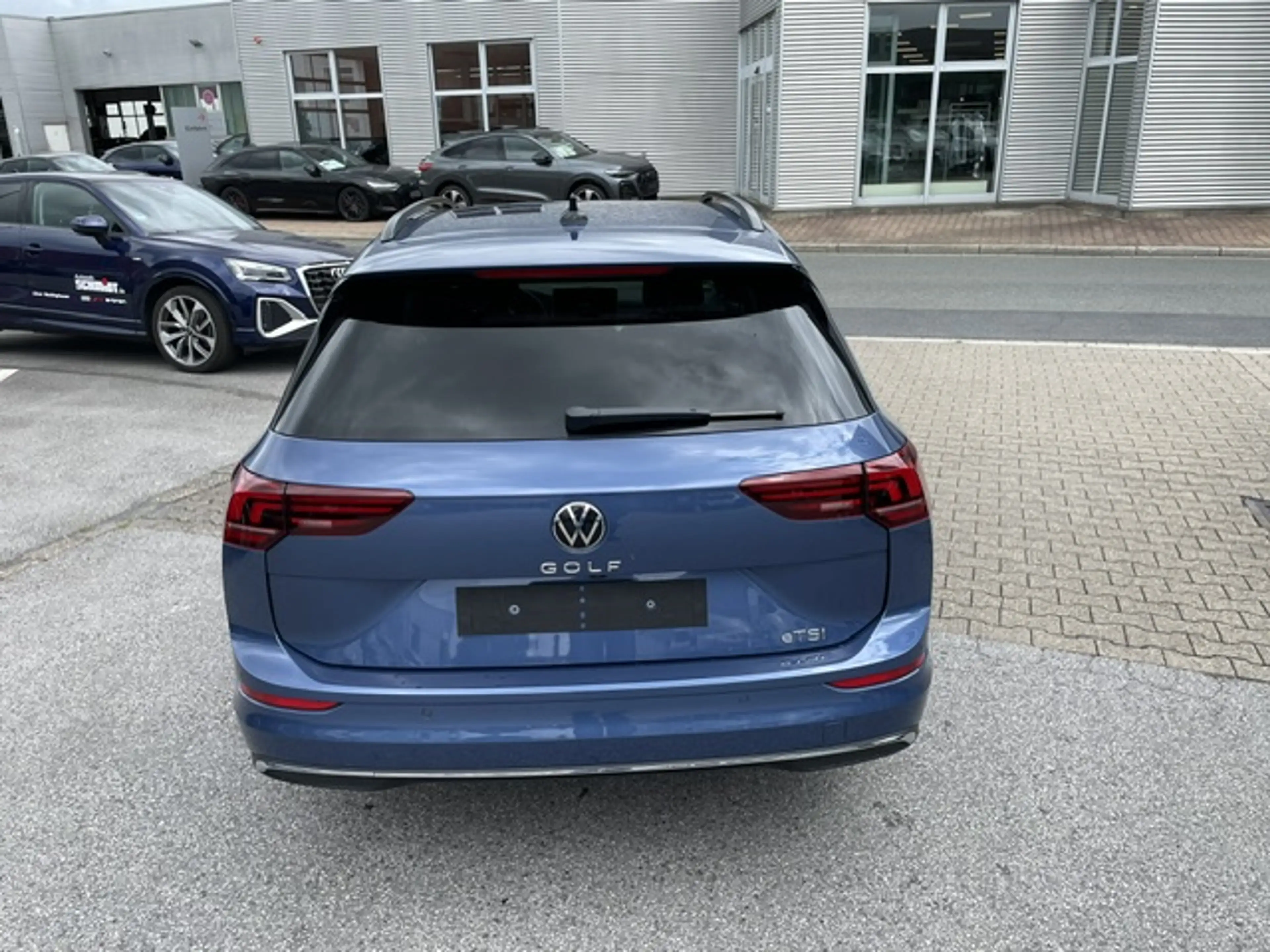 Volkswagen Golf VIII Variant 1.5TSi DSG Energy R-Kamera Navi Si... — photo 6