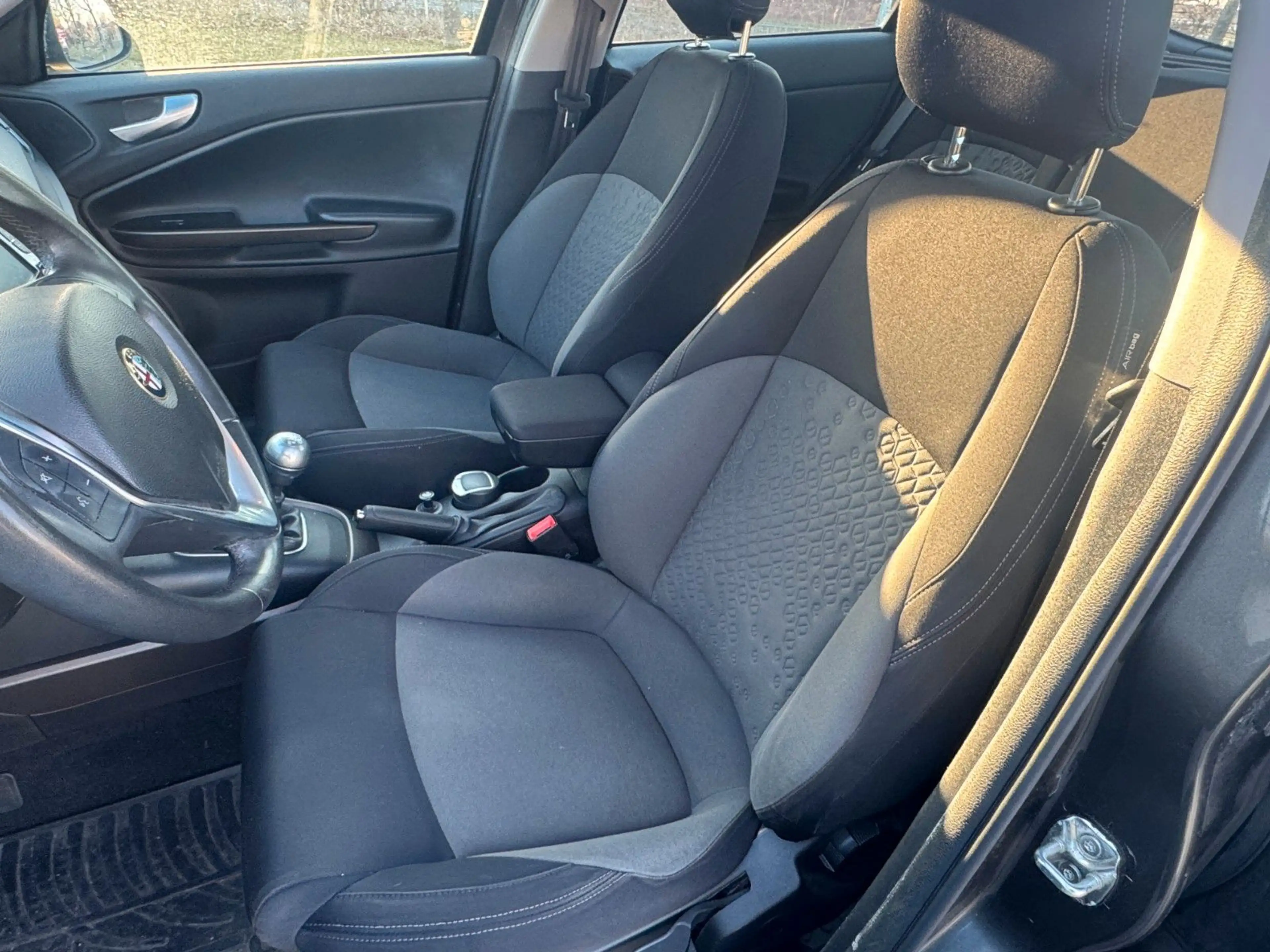 Alfa Romeo Giulietta Turismo — photo 10