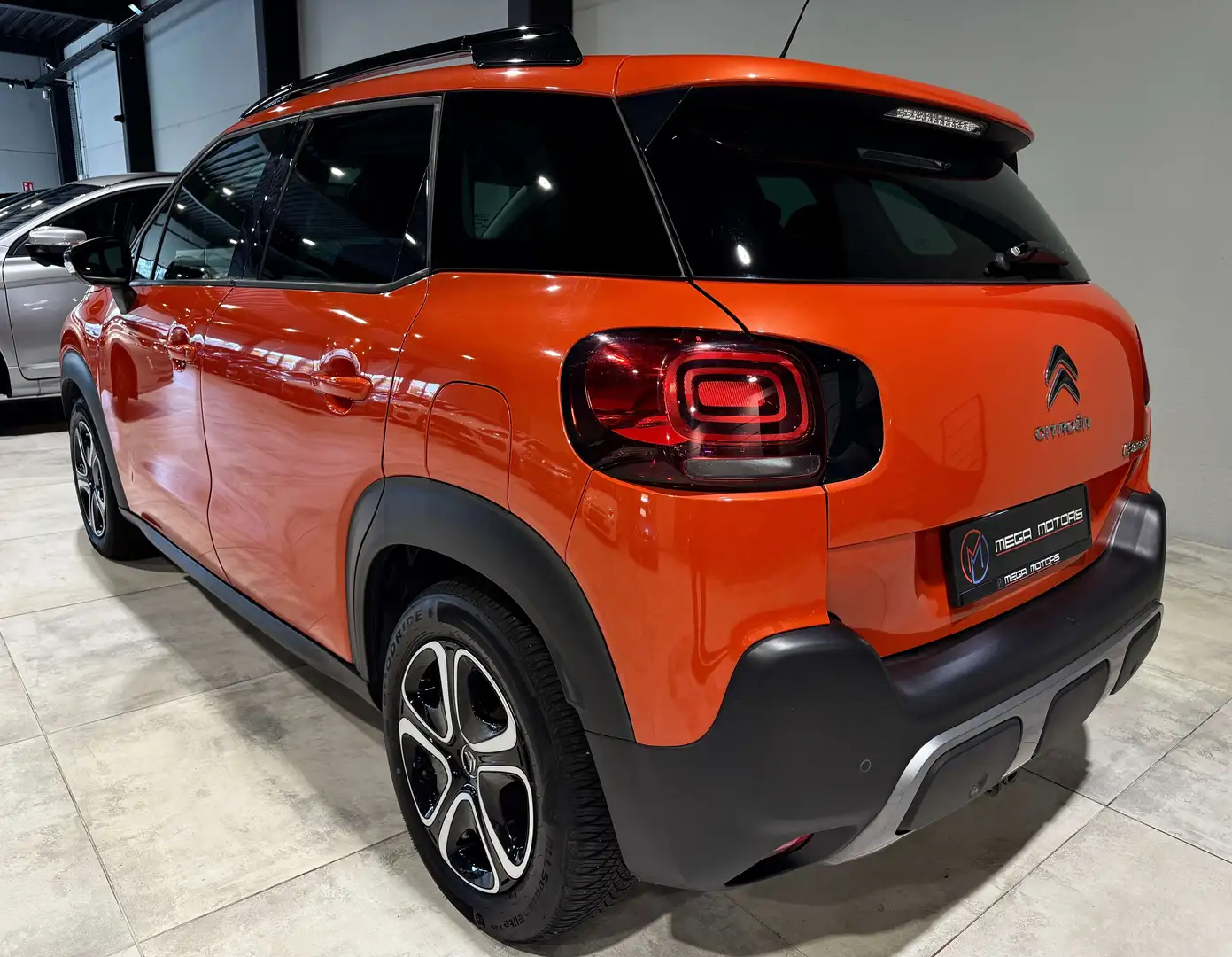 Citroen C3 Aircross 1.2i 83CV  63.000KM  NAVi CARPLAY CRUiSE CLiM Arancione - 2