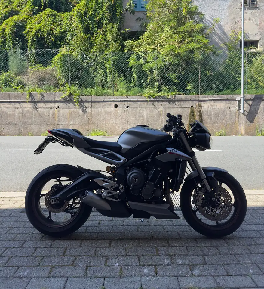 Triumph Street Triple RS