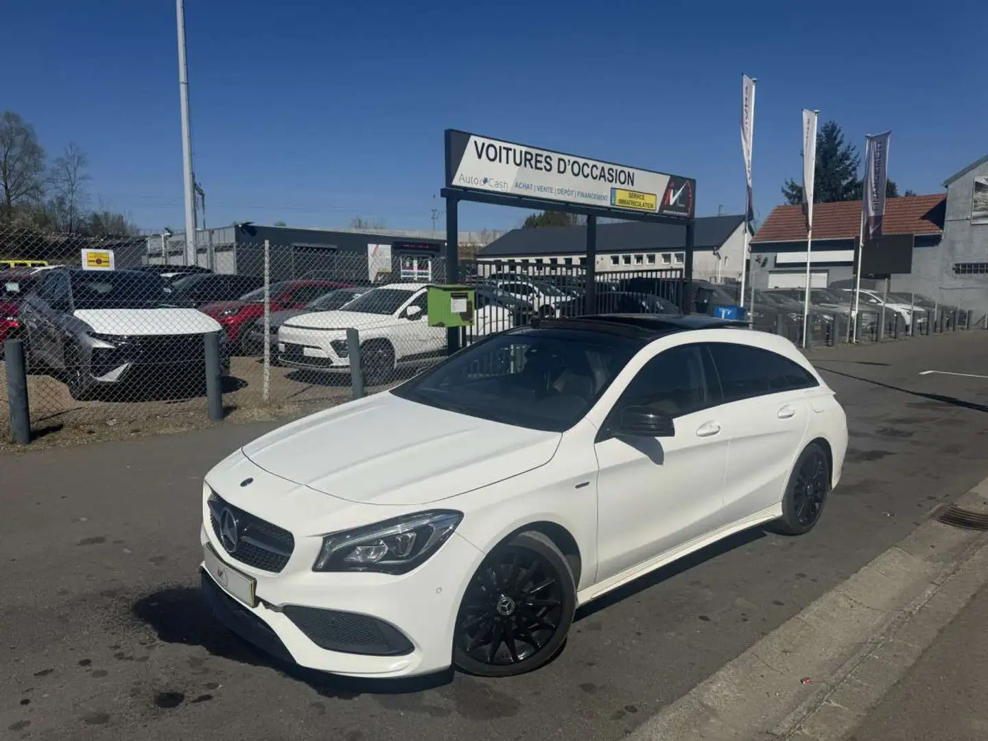 Mercedes-Benz CLA 200 Shooting Brake d AMG line Edition 7G-Tronic Wit - 1