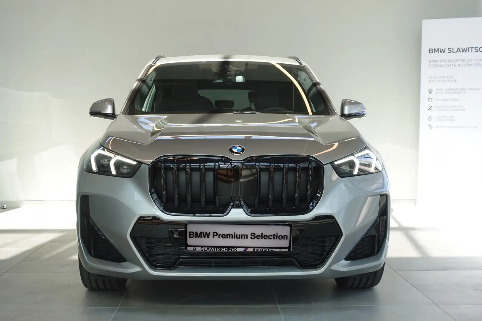 BMW X1 xDrive20d U11 Silber - 2