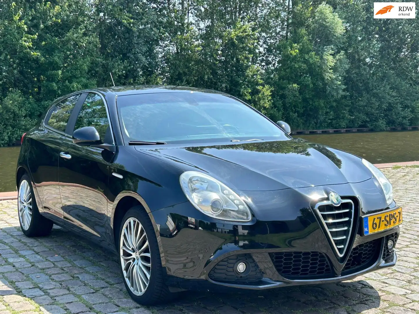 Alfa Romeo Giulietta 1.4 T Distinctive Automaat airco cruis control cv Zwart - 1