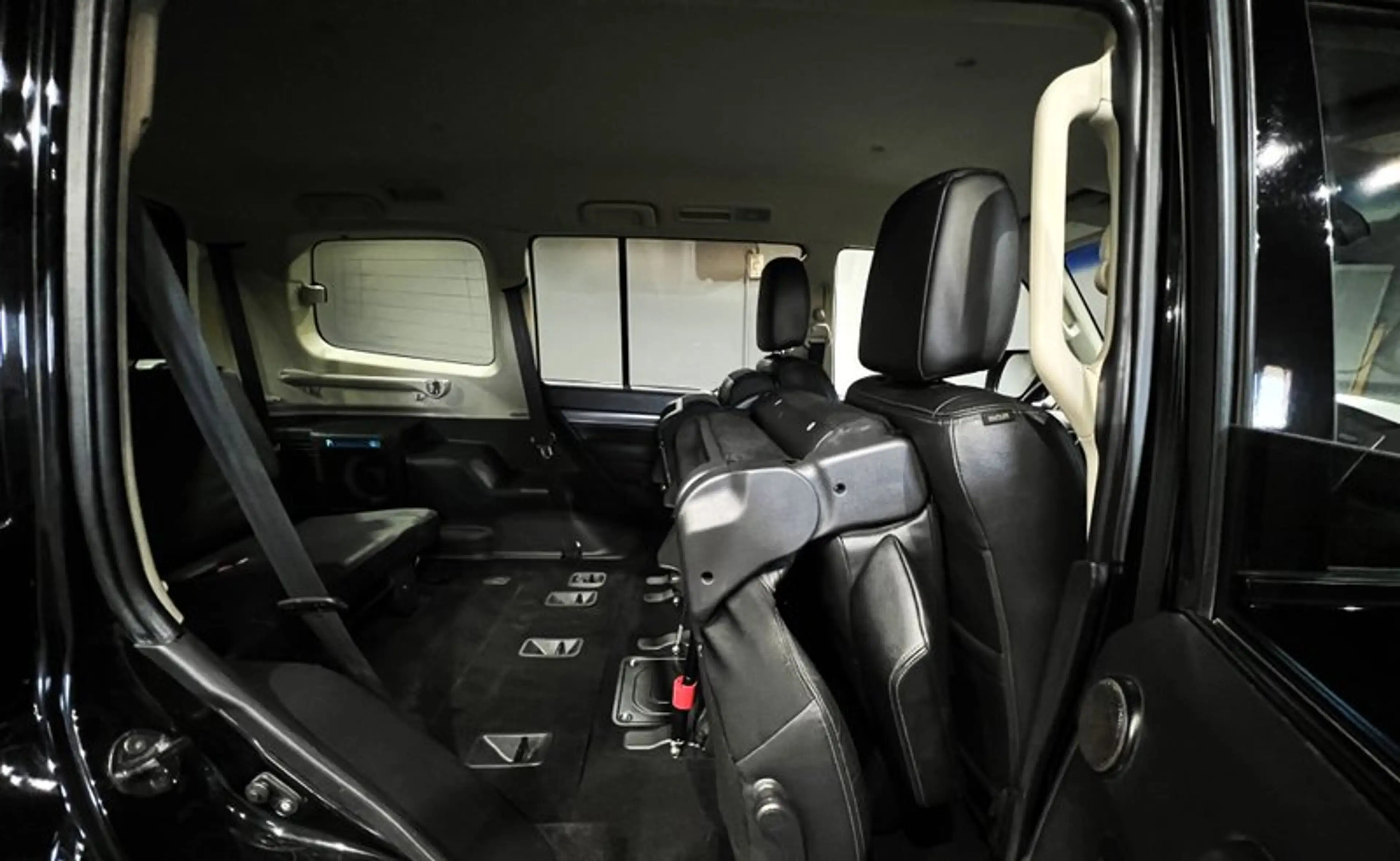 Mitsubishi Pajero 3.2 DI-D 4WD Edition 100|7 SITZER|LEDER|AHK|LED — photo 13