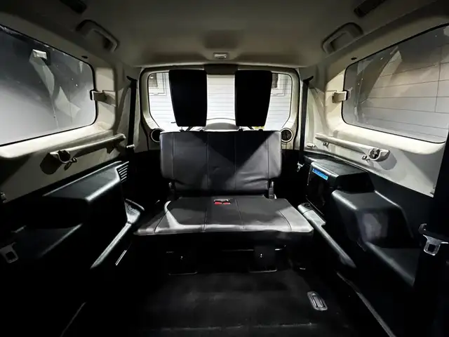 Mitsubishi Pajero view 14
