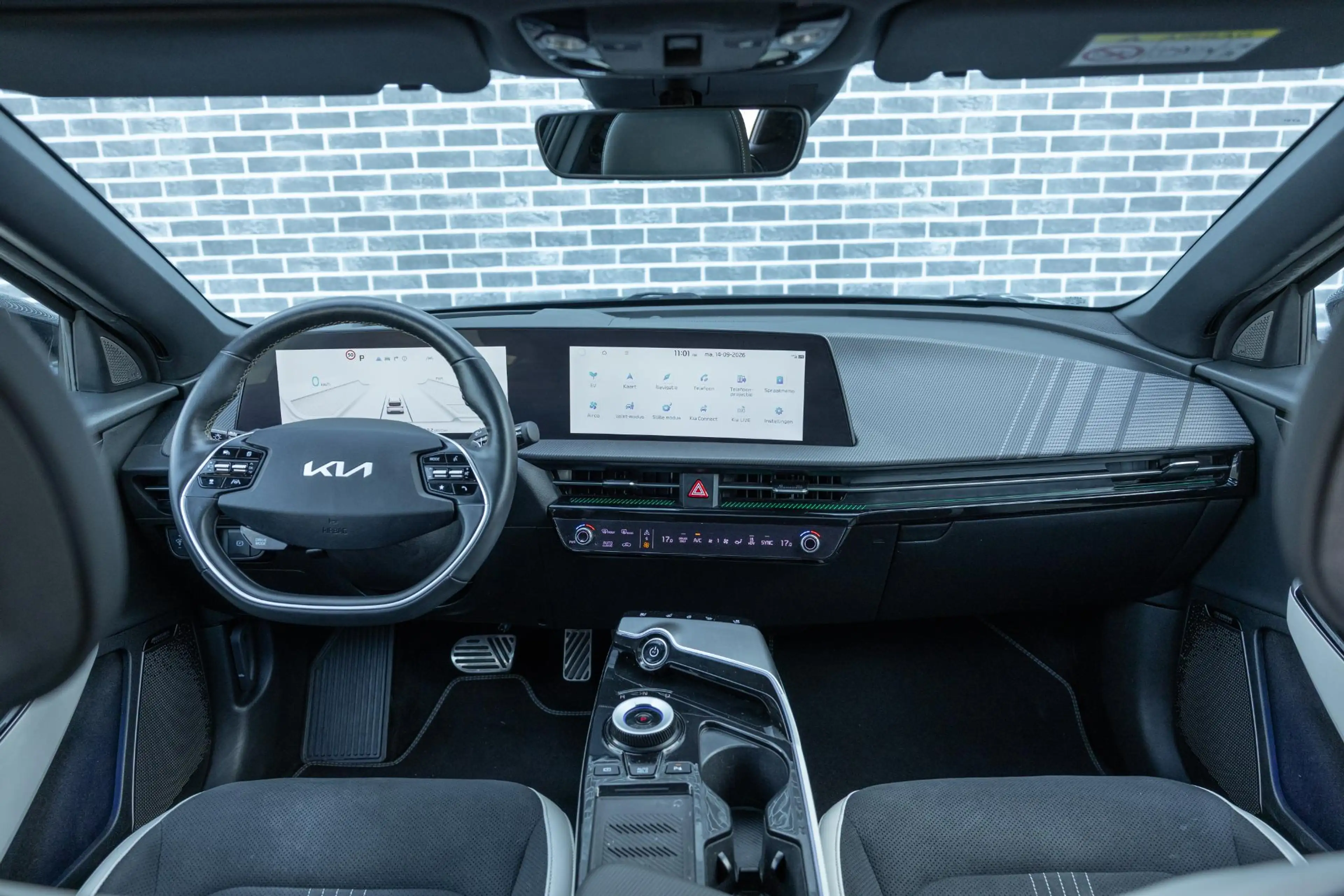 Kia EV6 GT-Line 77.4 kWh | Warmtepomp | Panoramadak | Head — photo 3