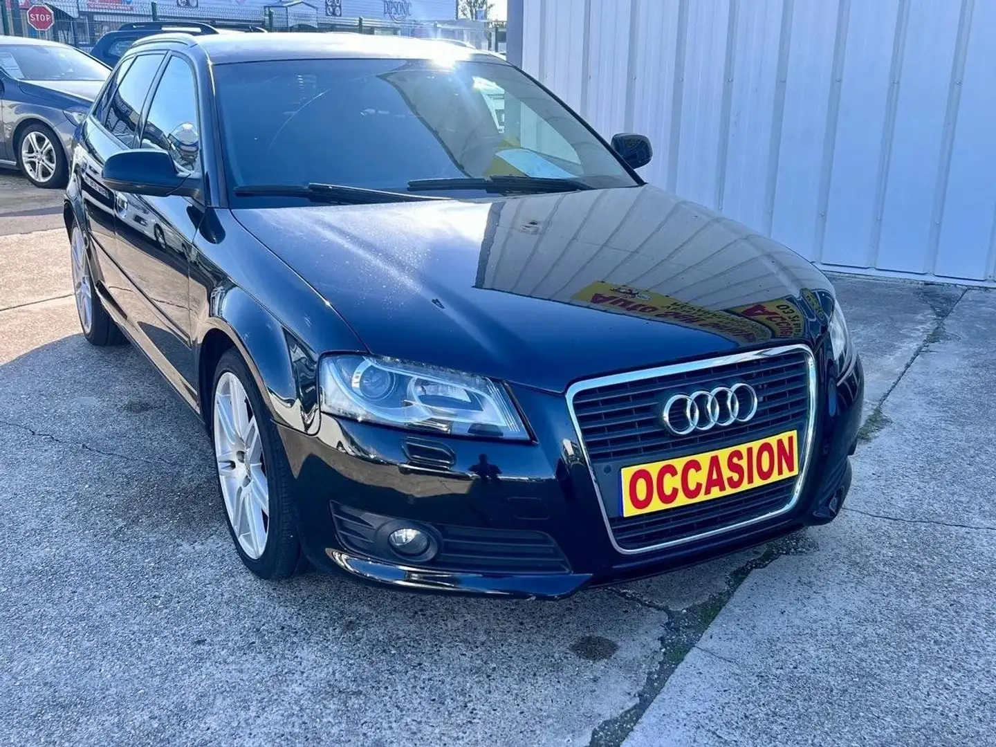 Audi A3 SPORTBACK 1,6 TDI 105CH / XENON / RADAR AV AR / DISTRI OK Noir - 1