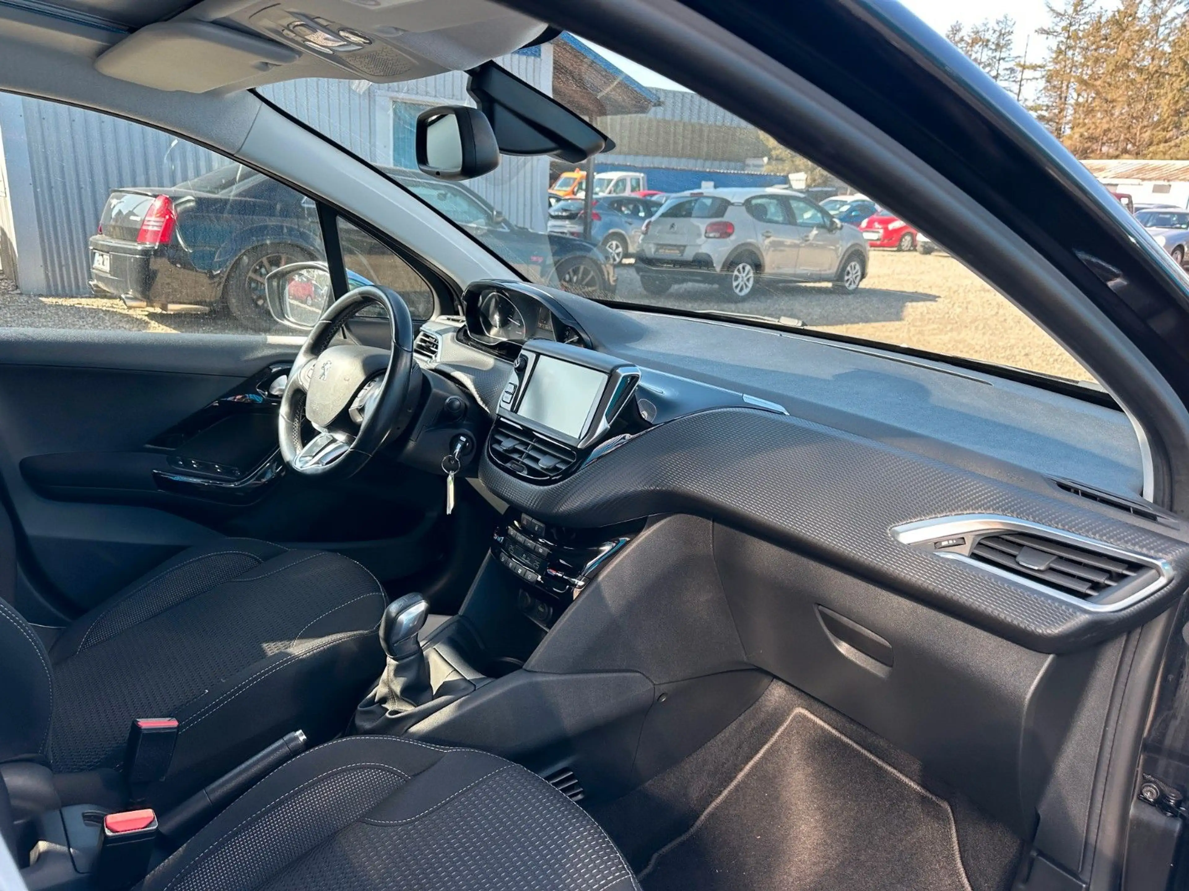Peugeot 208 BlueHDi 100 Allure**1.Hand*Panorama*Kamera** — photo 9
