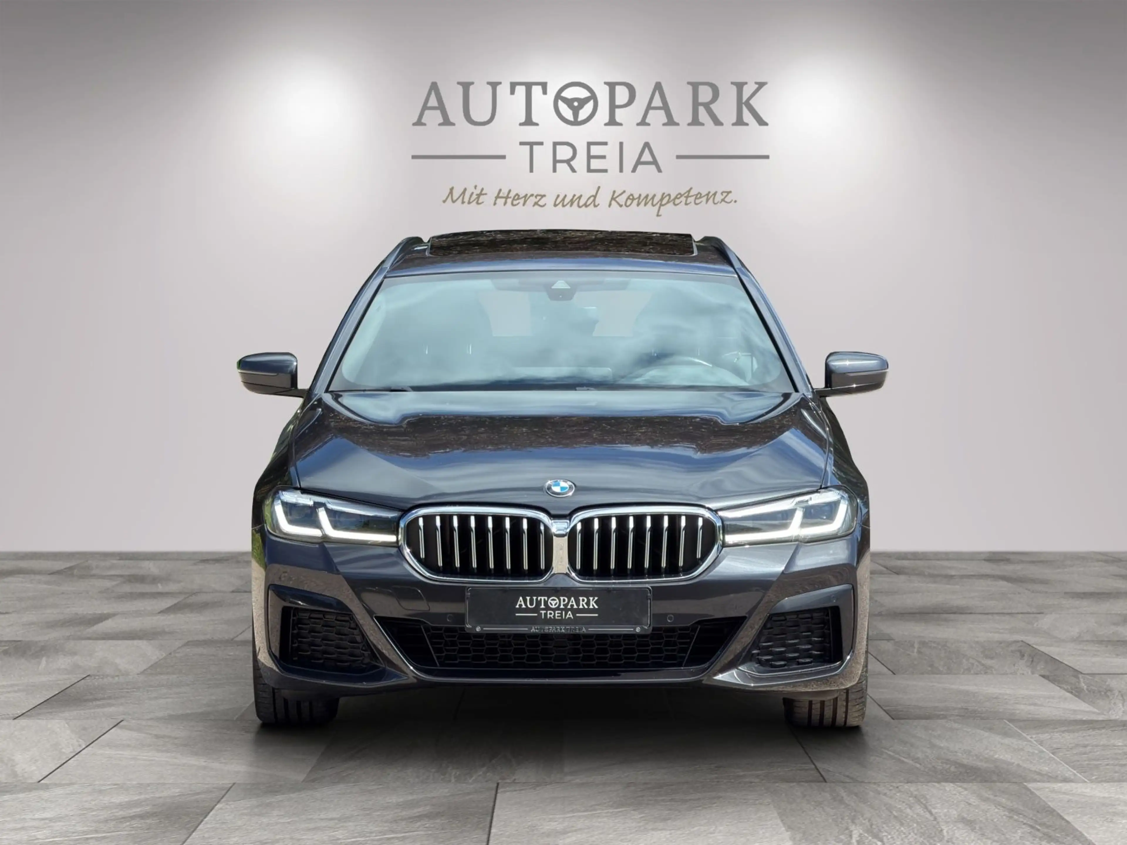 BMW 520 d M Sport NAVI|VIRTUAL|PANO|SITZKÜHLUNG|AHK — photo 2