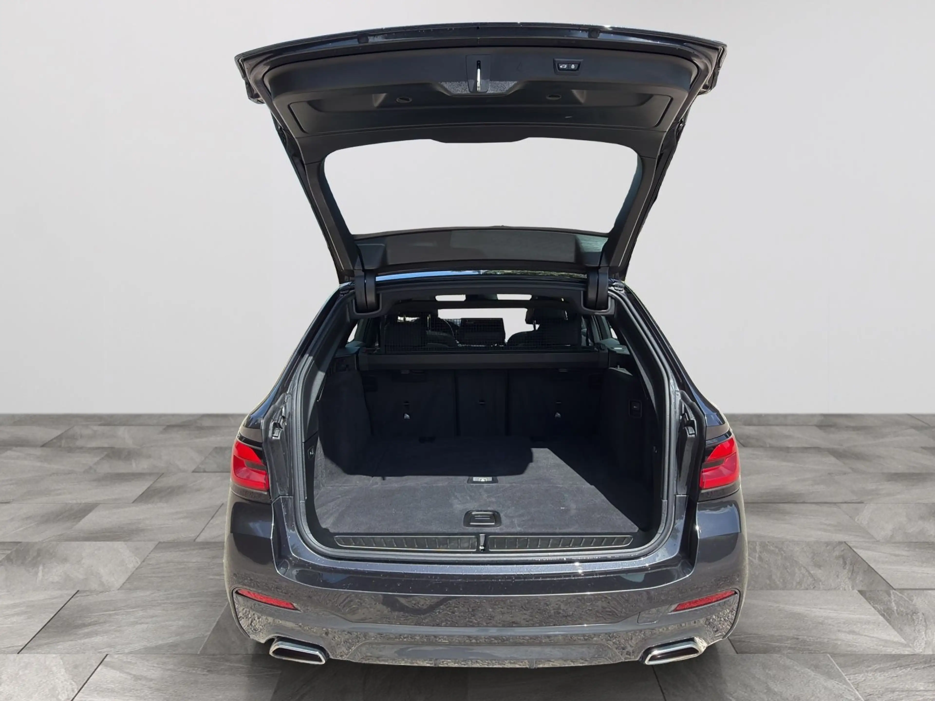 BMW 520 d M Sport NAVI|VIRTUAL|PANO|SITZKÜHLUNG|AHK — photo 13
