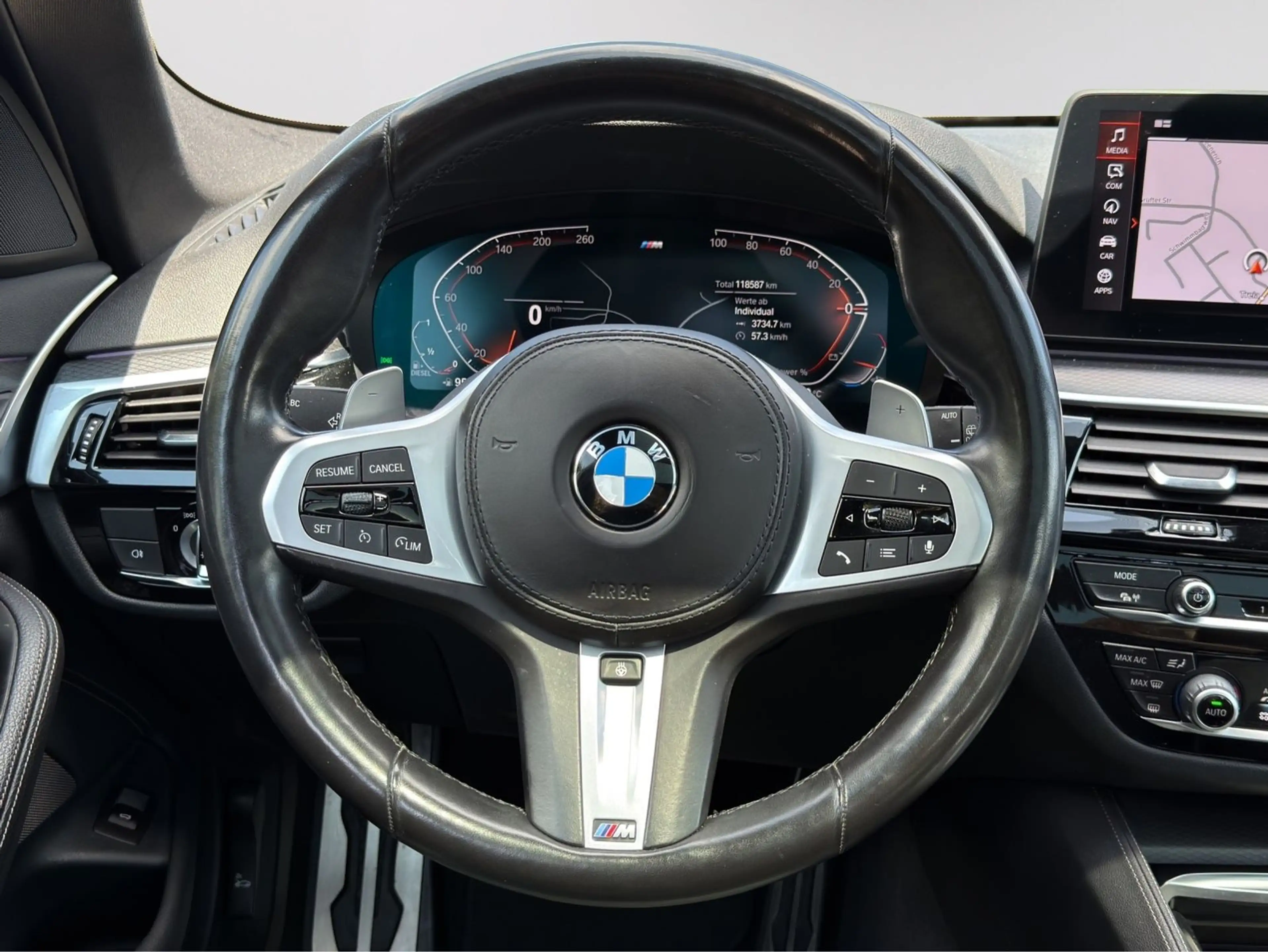 BMW 520 d M Sport NAVI|VIRTUAL|PANO|SITZKÜHLUNG|AHK — photo 7