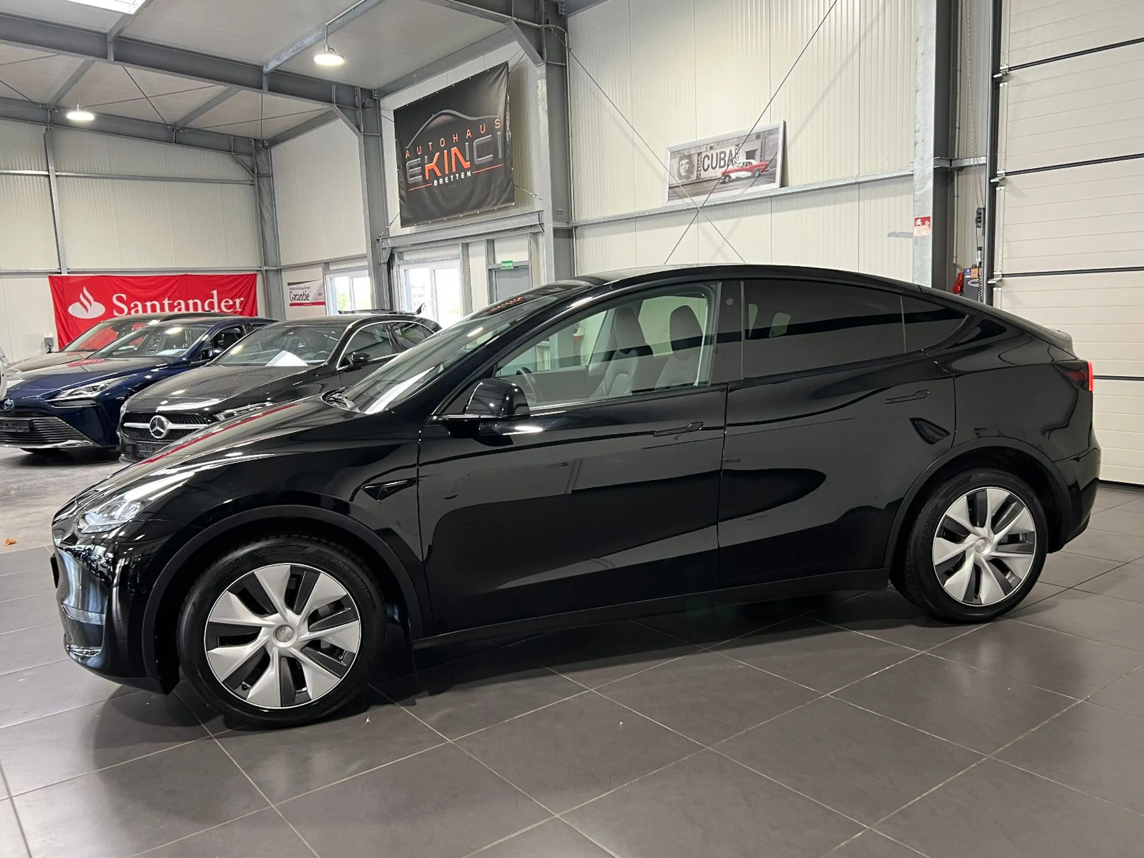 Tesla Model Y Long Range Dual AWD **Leder*Navi*LED** — photo 3
