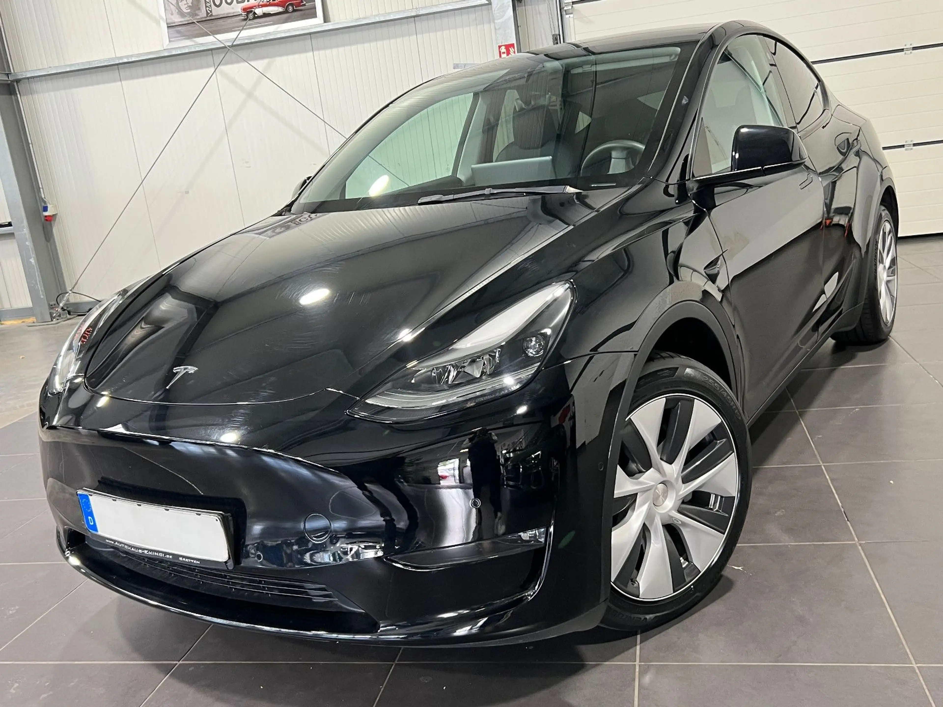 Tesla Model Y Long Range Dual AWD **Leder*Navi*LED**