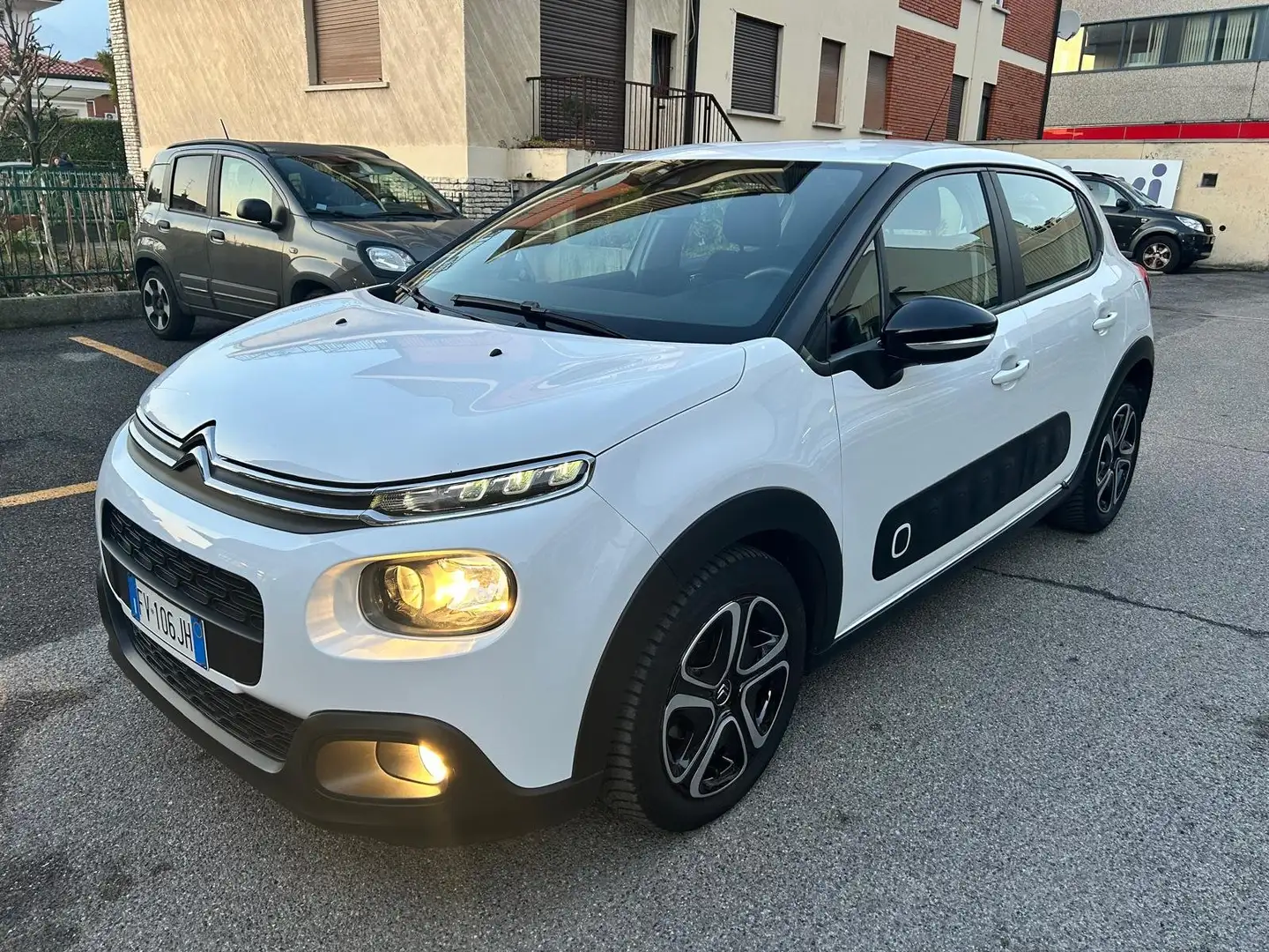 Citroen C3 1.5 bluehdi 100CV Feel S&S Wit - 1