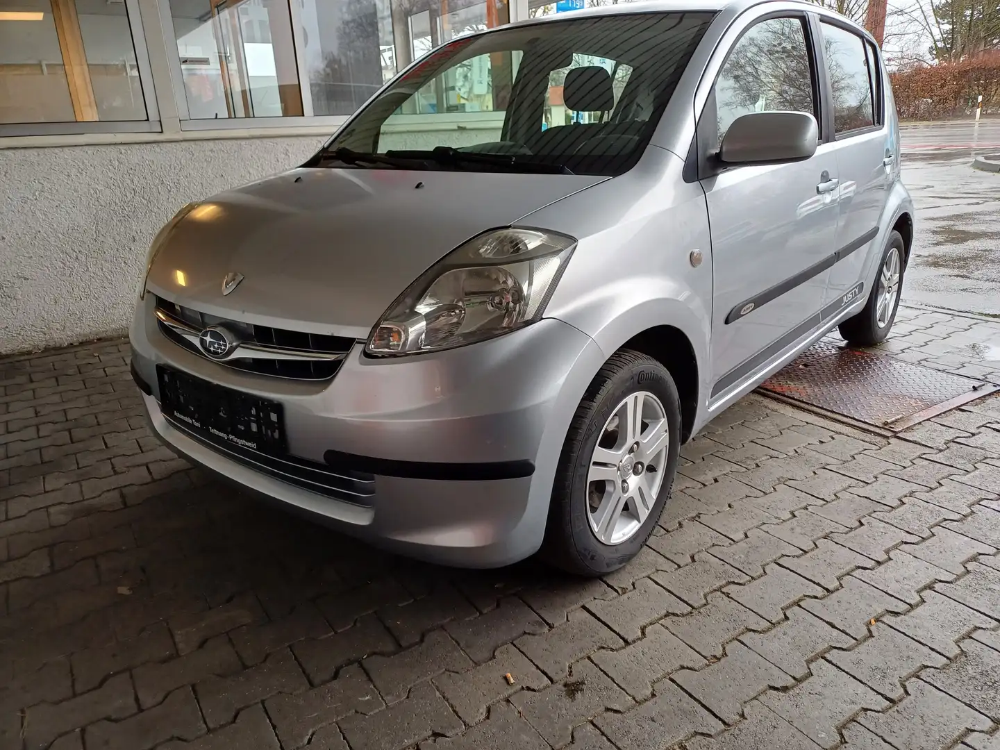 Subaru Justy Active Argintiu - 1
