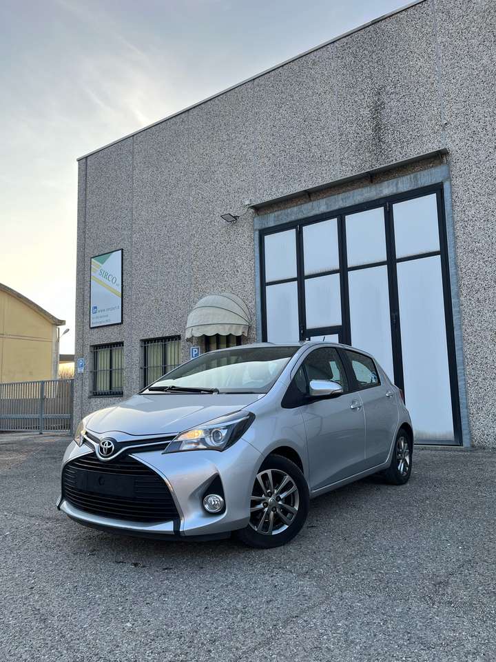 Toyota Yaris 5p 1.0 Lounge my16