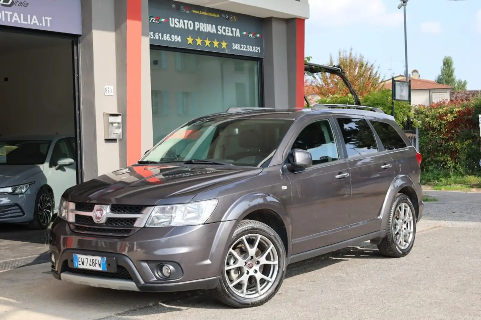 Fiat Freemont 2.0 Mjt 170CV 4x4 Automatica 7POSTI 19" Pelle Navi Grijs - 1