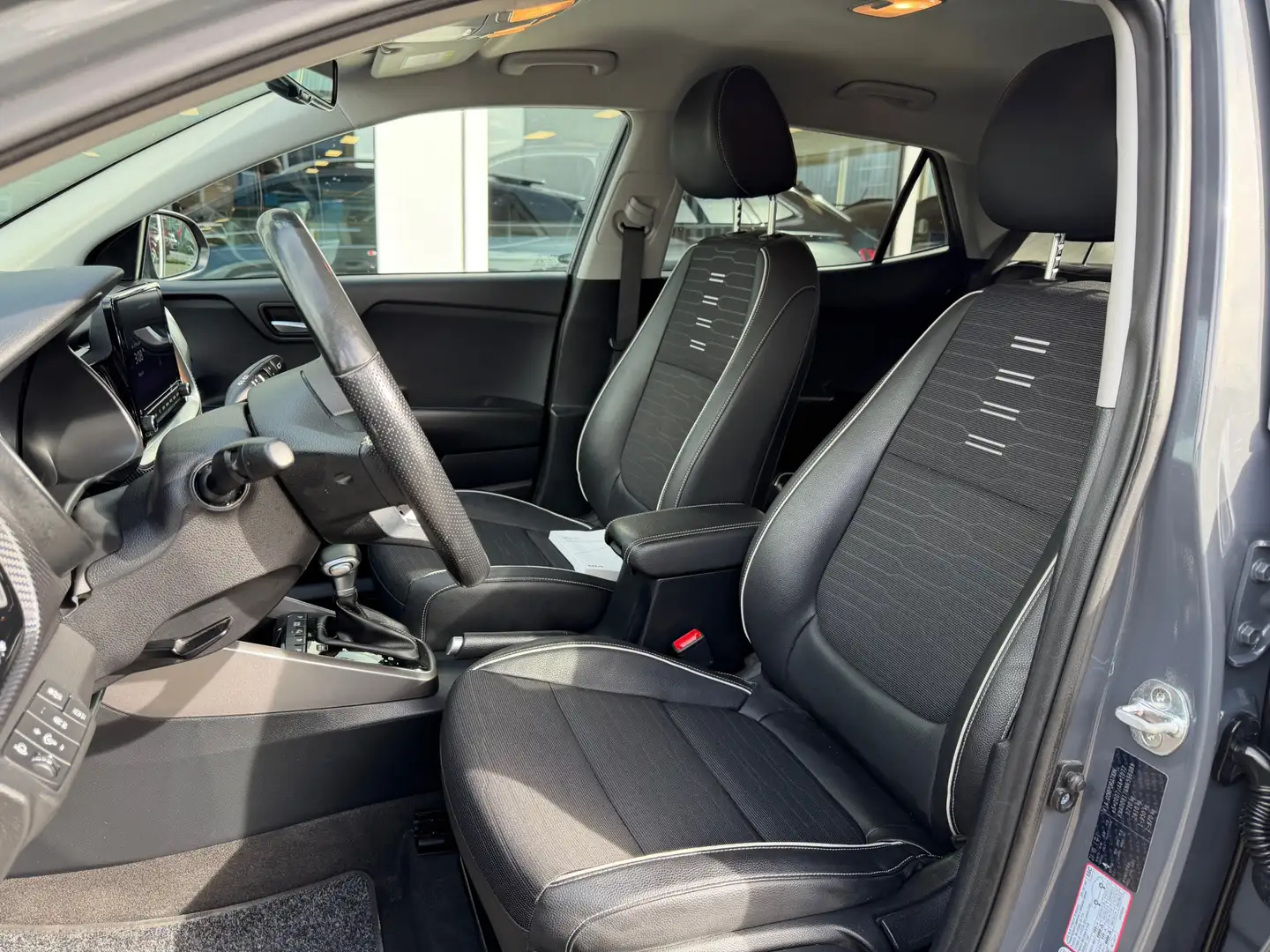 Kia Stonic 1.0 T-GDi MHEV GT-PlusLine Metallic | Winterpakket Grijs - 2